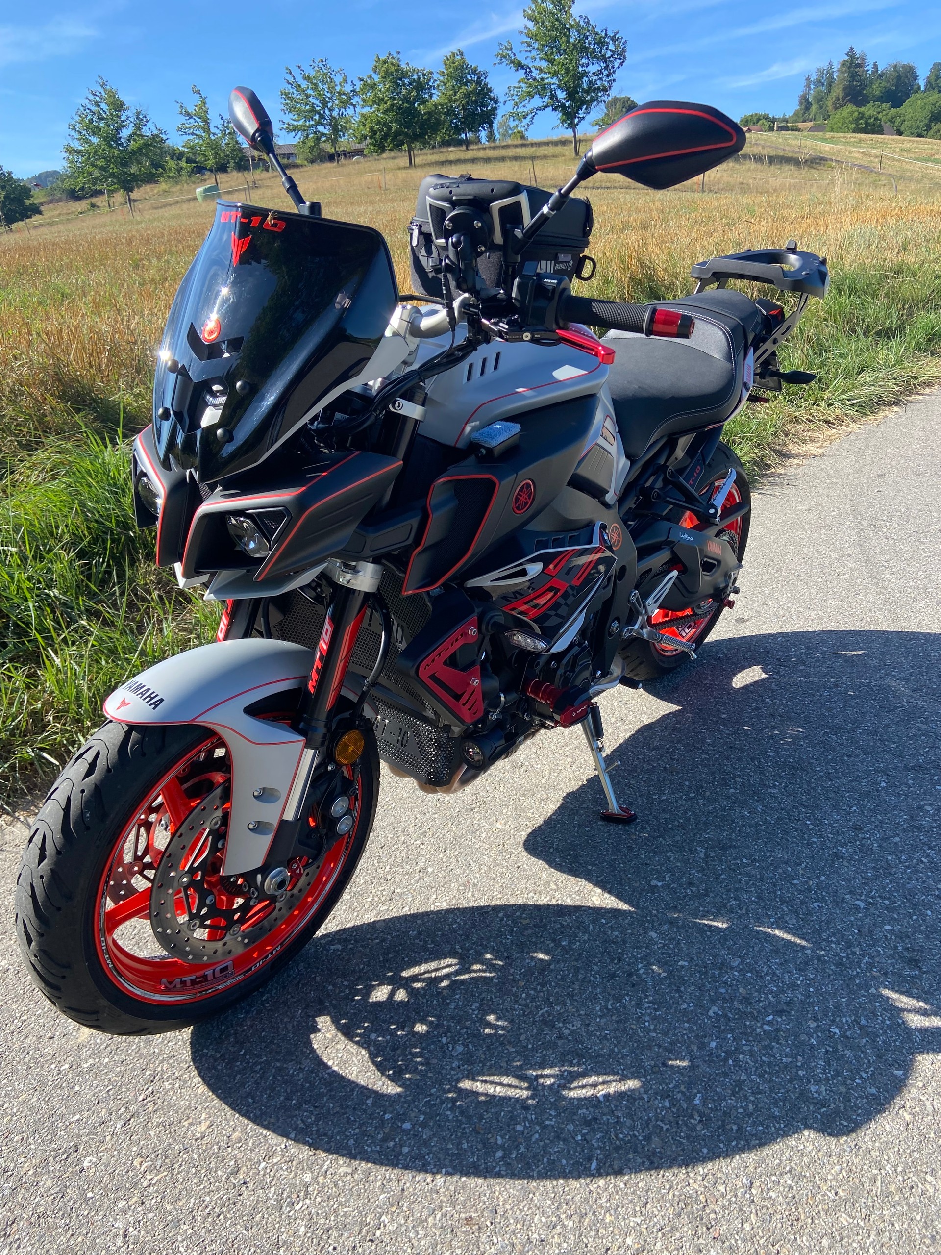 YAMAHA MT-10 ABS - sehr gepflegt und viele Extras-image-2