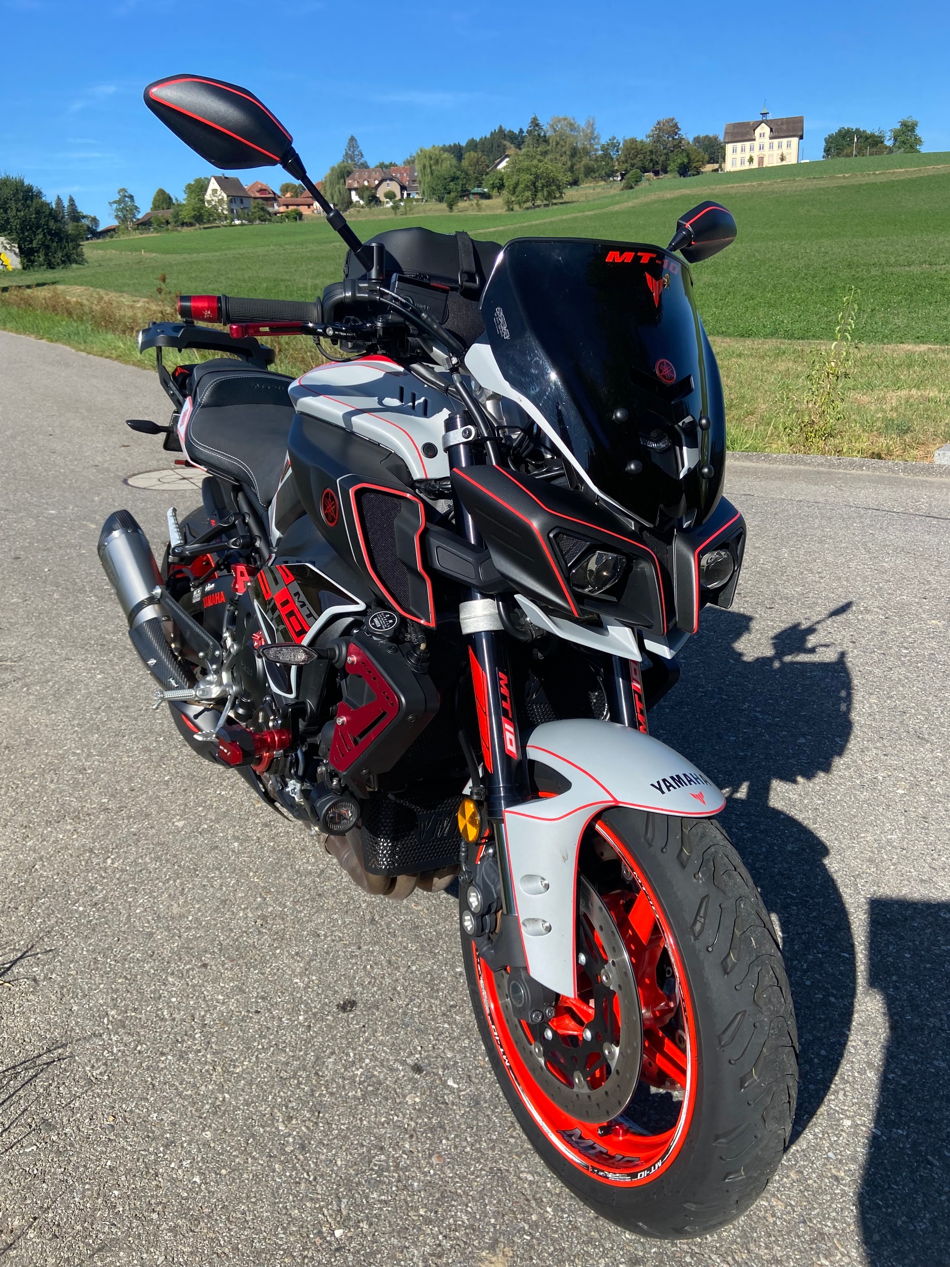 YAMAHA MT-10 ABS - sehr gepflegt und viele Extras-image-0