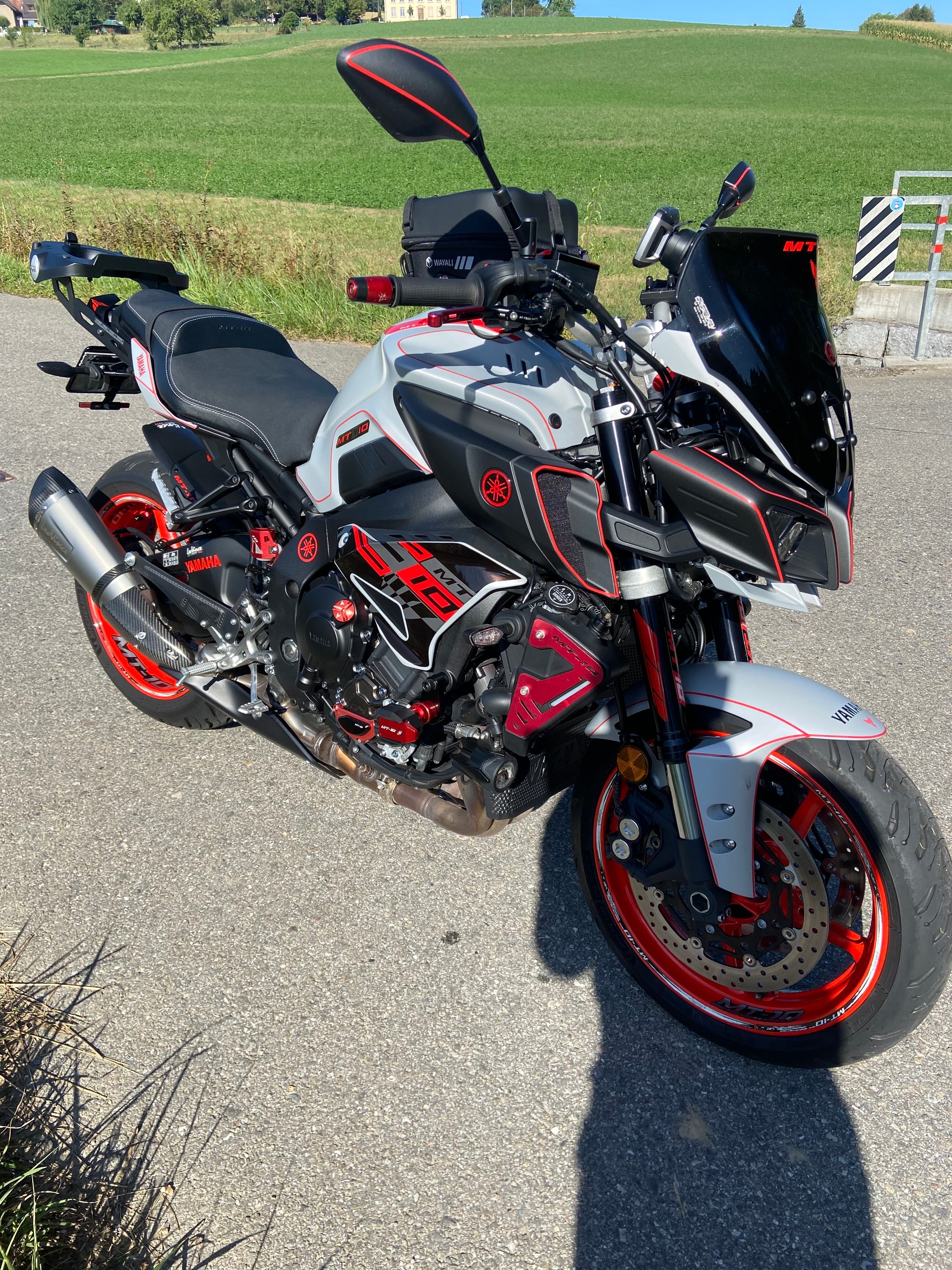 YAMAHA MT-10 ABS - sehr gepflegt und viele Extras-image-1