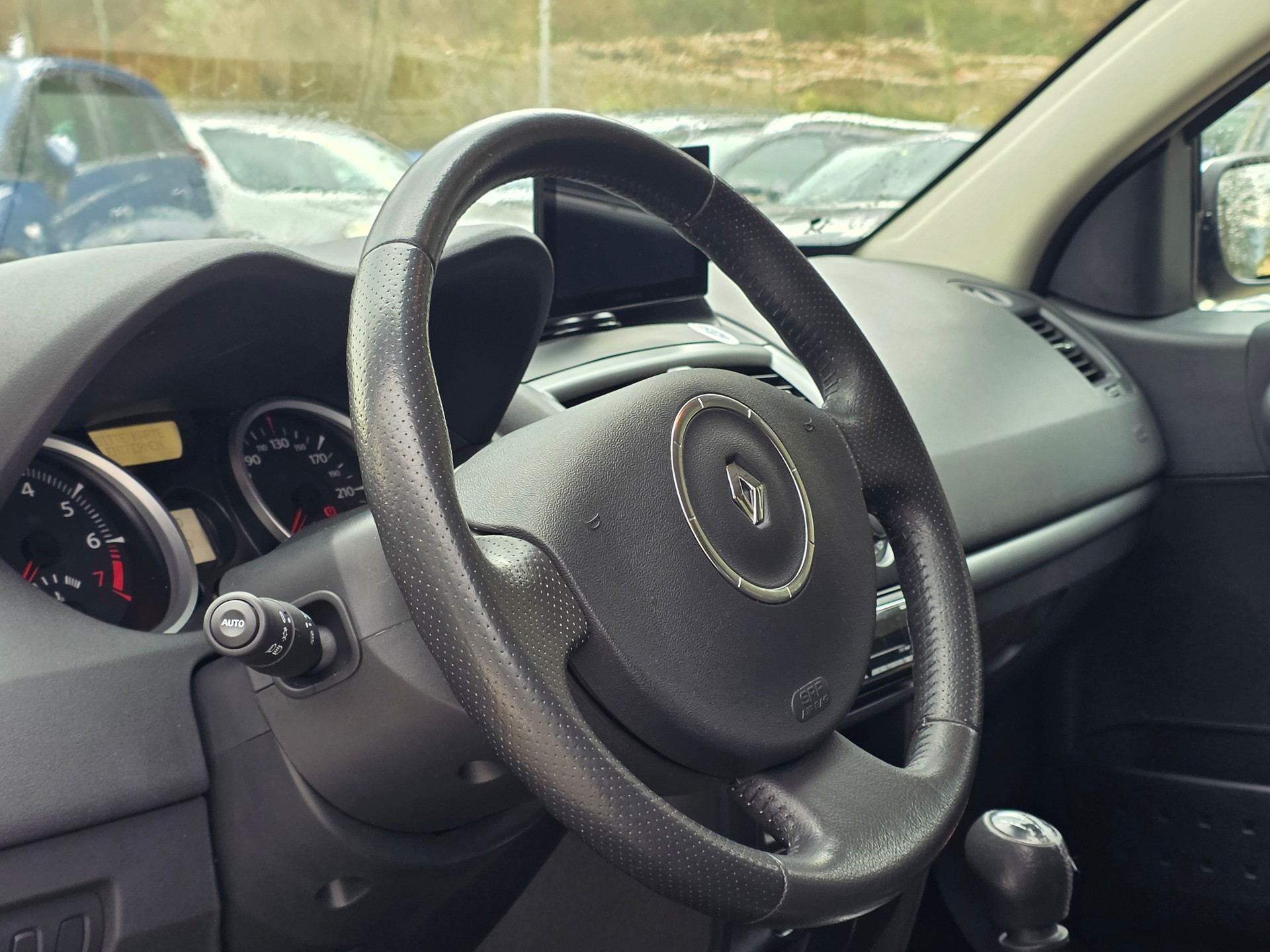 RENAULT Mégane Break 2.0 16V Emotion-image-9