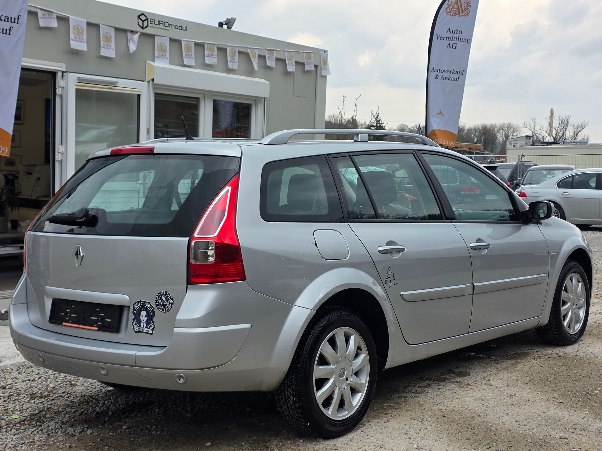 RENAULT Mégane Break 2.0 16V Emotion-showroom-element-3