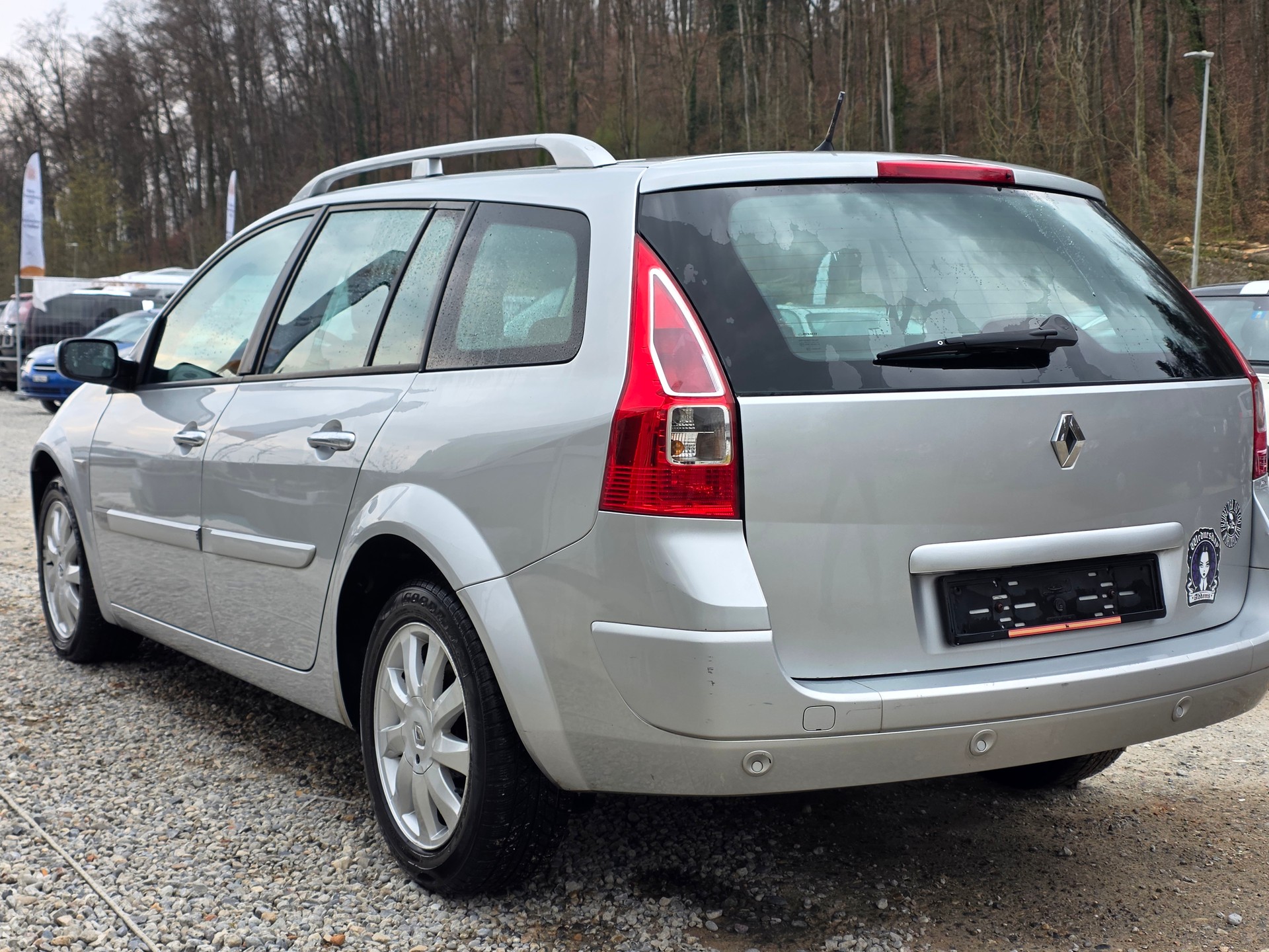 RENAULT Mégane Break 2.0 16V Emotion-showroom-element-2