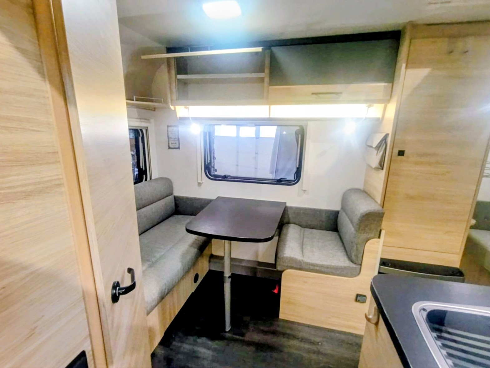 CARAVELAIR Alba 390 Style-image-7