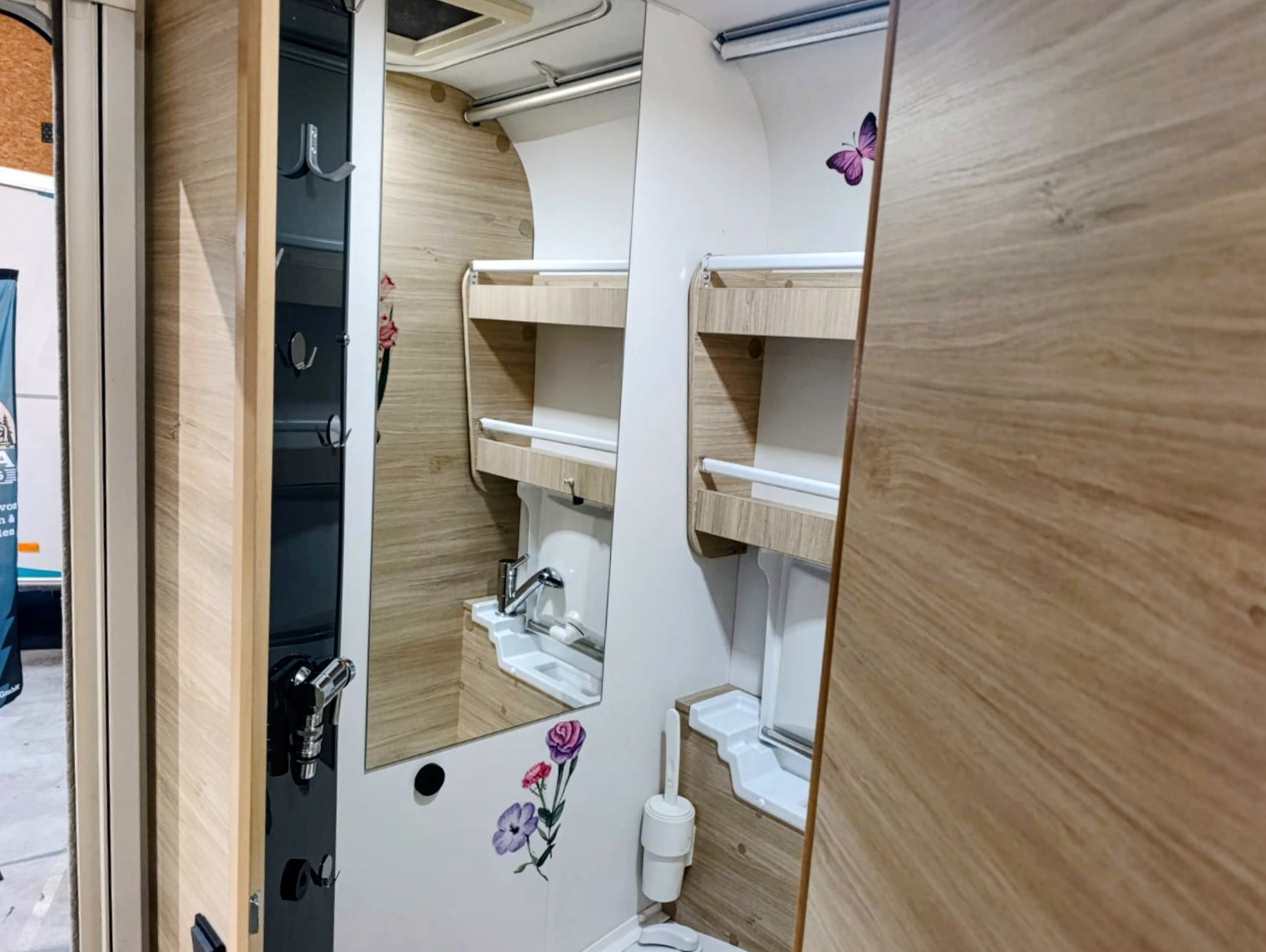 CARAVELAIR Alba 390 Style-image-14