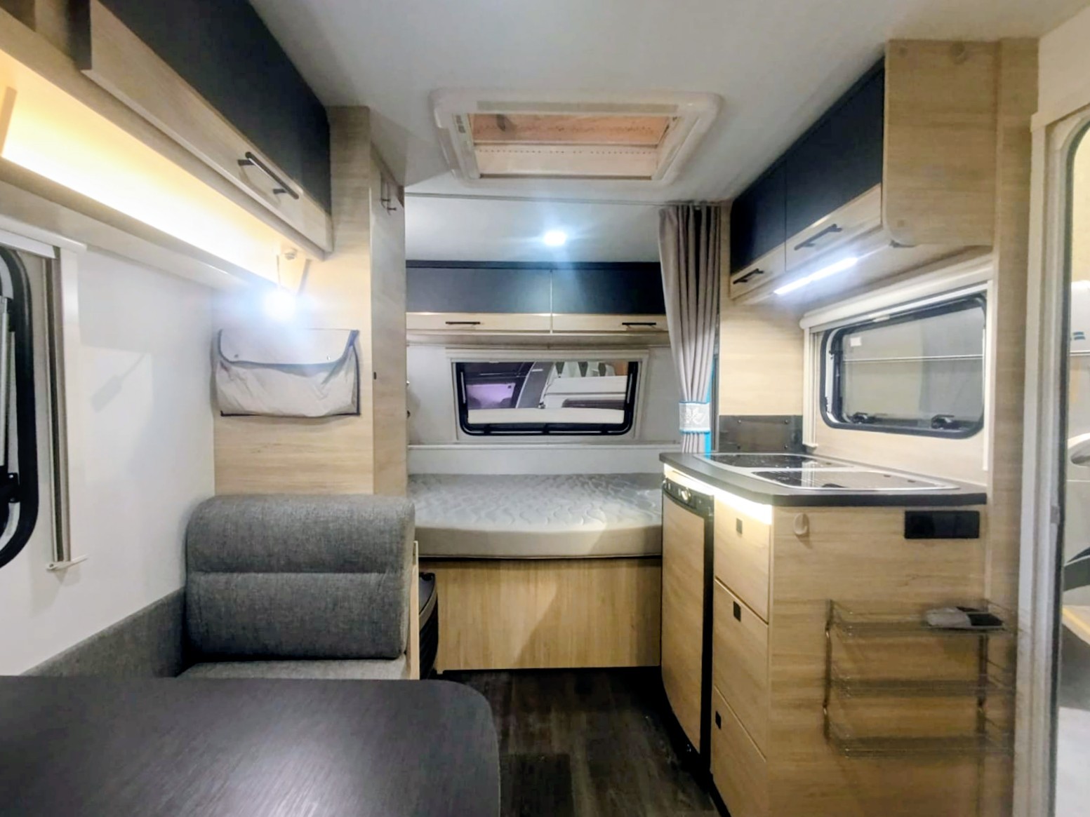 CARAVELAIR Alba 390 Style-image-8