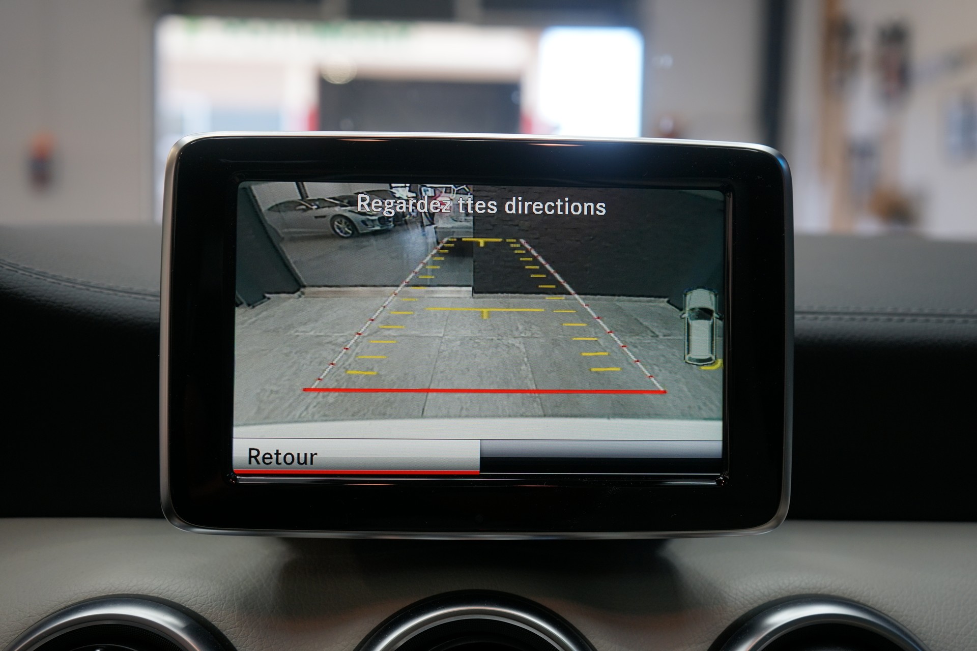 MERCEDES-BENZ A 250 AMG Line 4Matic 7G-DCT-image-12