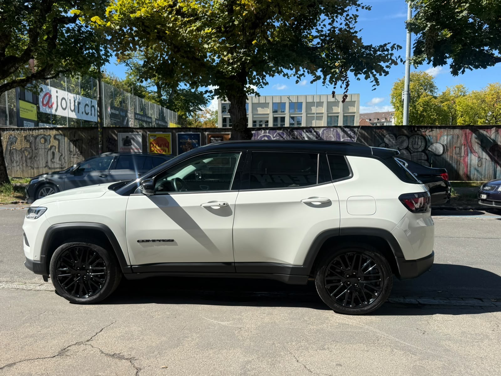 JEEP Compass 1.3 T PHEV Limited AWD-showroom-element-3