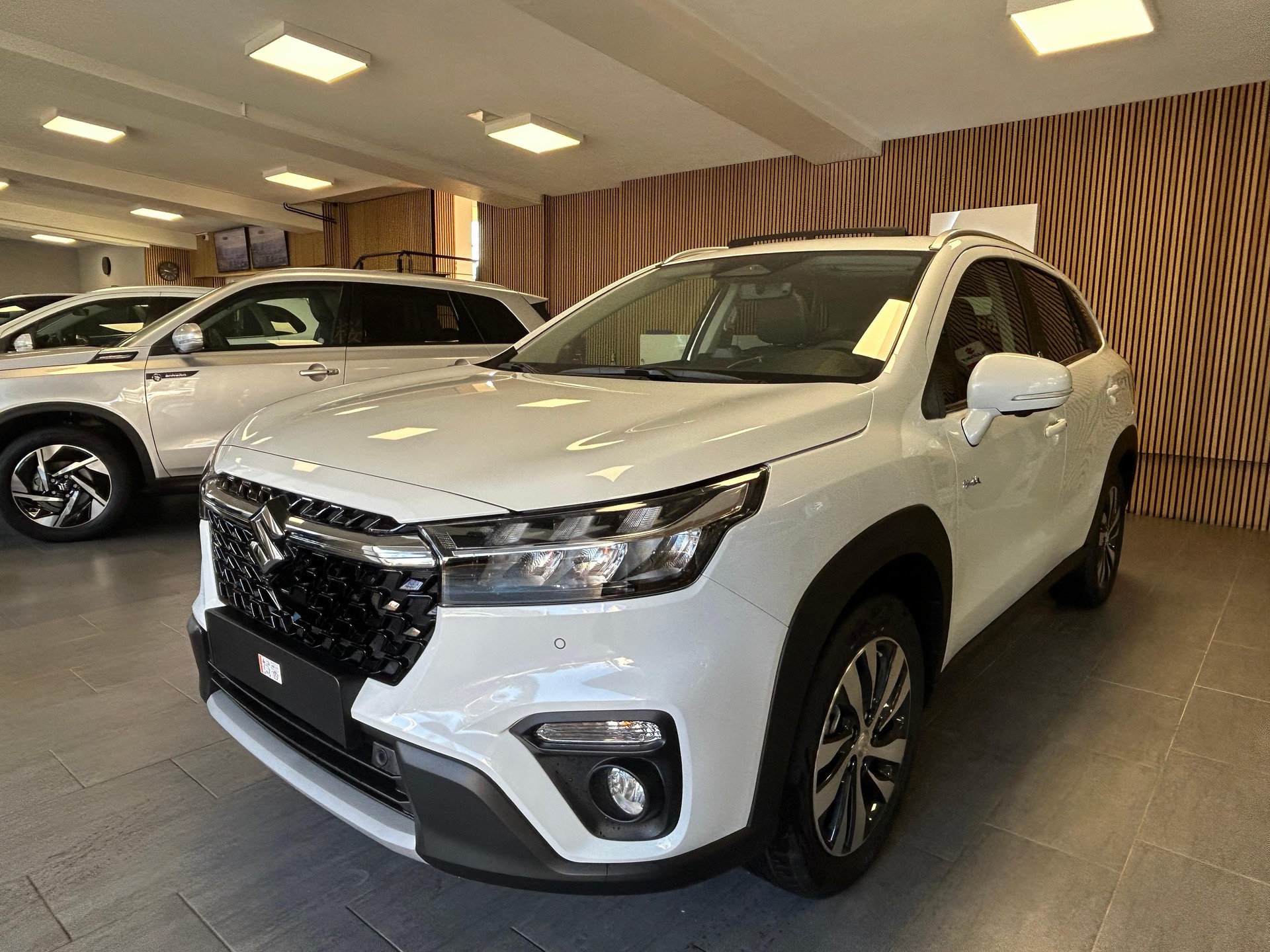 SUZUKI S-Cross 1.4 T Piz Sulai Top Hybrid 4x4-image-4