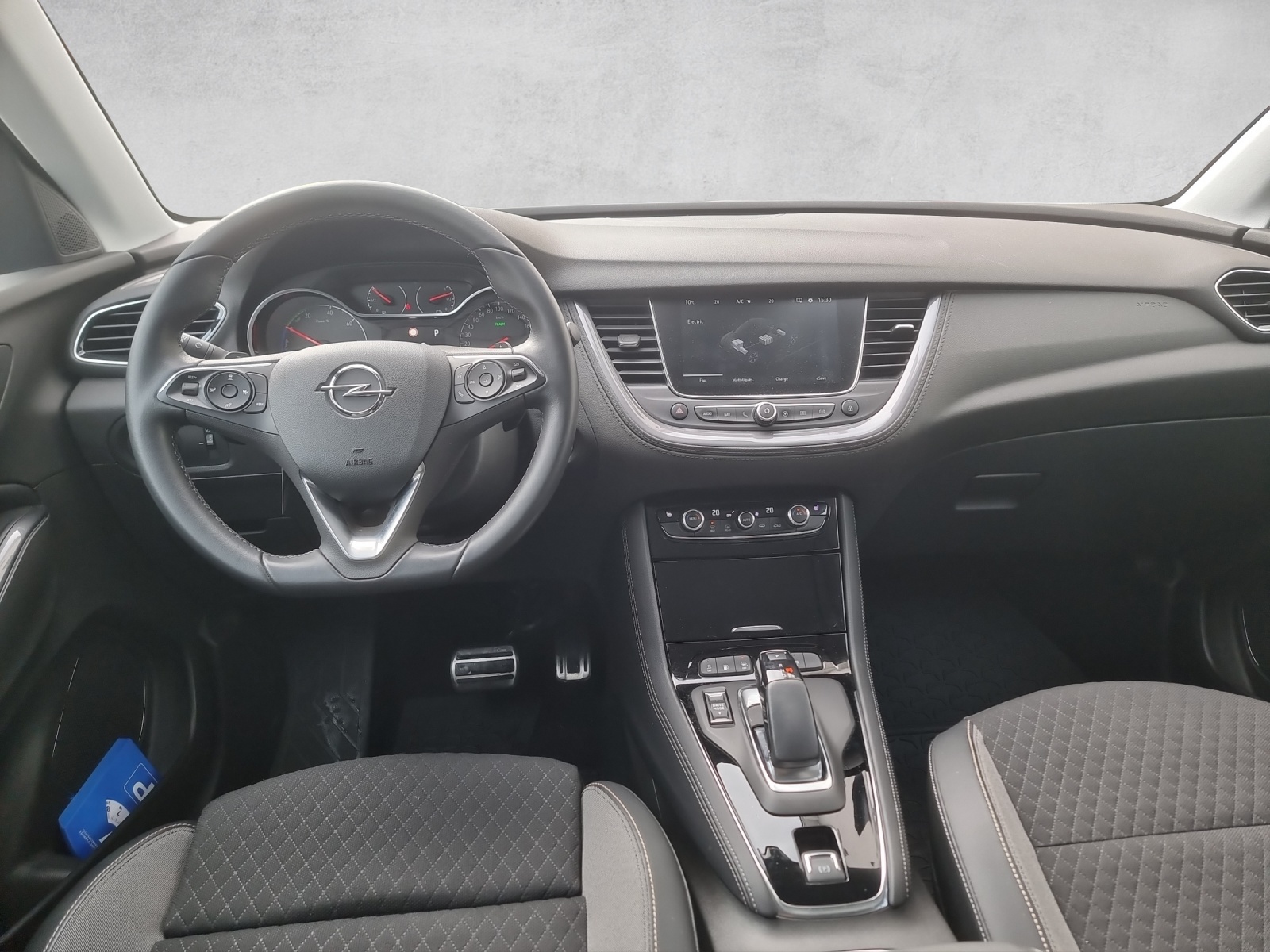OPEL Grandland X 1.6 Hybrid4 Ultimate Automatik-image-5