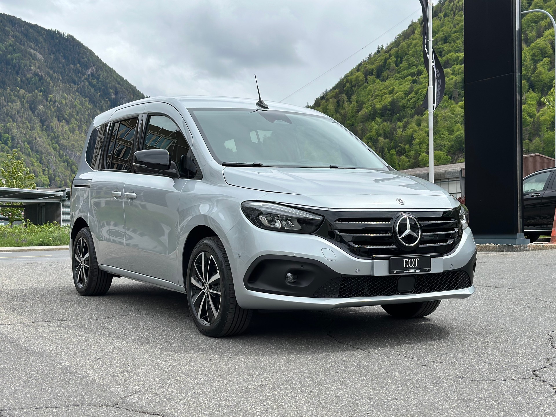 MERCEDES-BENZ EQT 200 Standard S 4x2