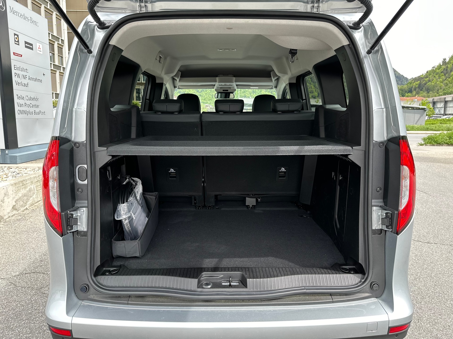 MERCEDES-BENZ EQT 200 Standard S 4x2-image-7