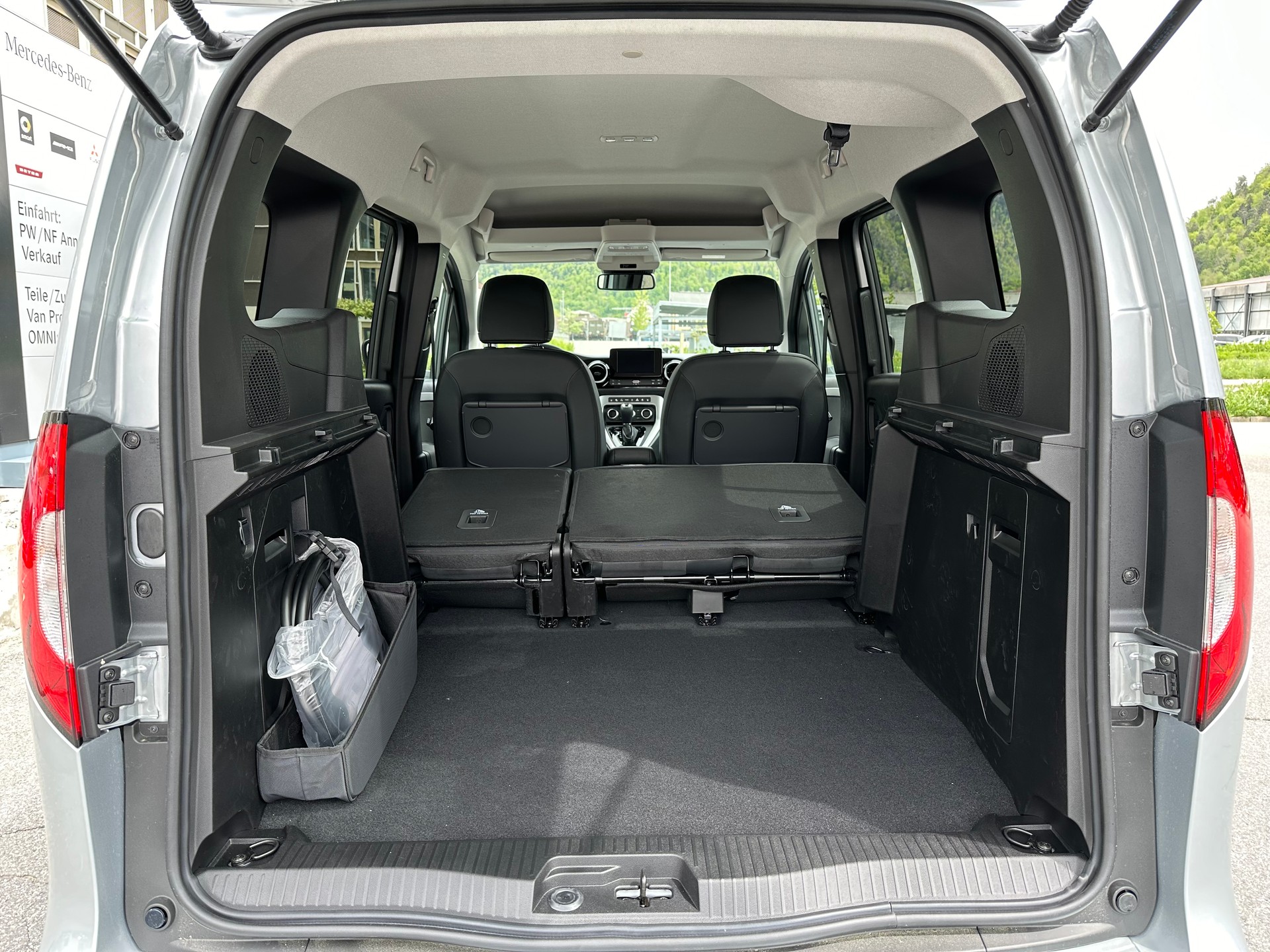 MERCEDES-BENZ EQT 200 Standard S 4x2-image-8