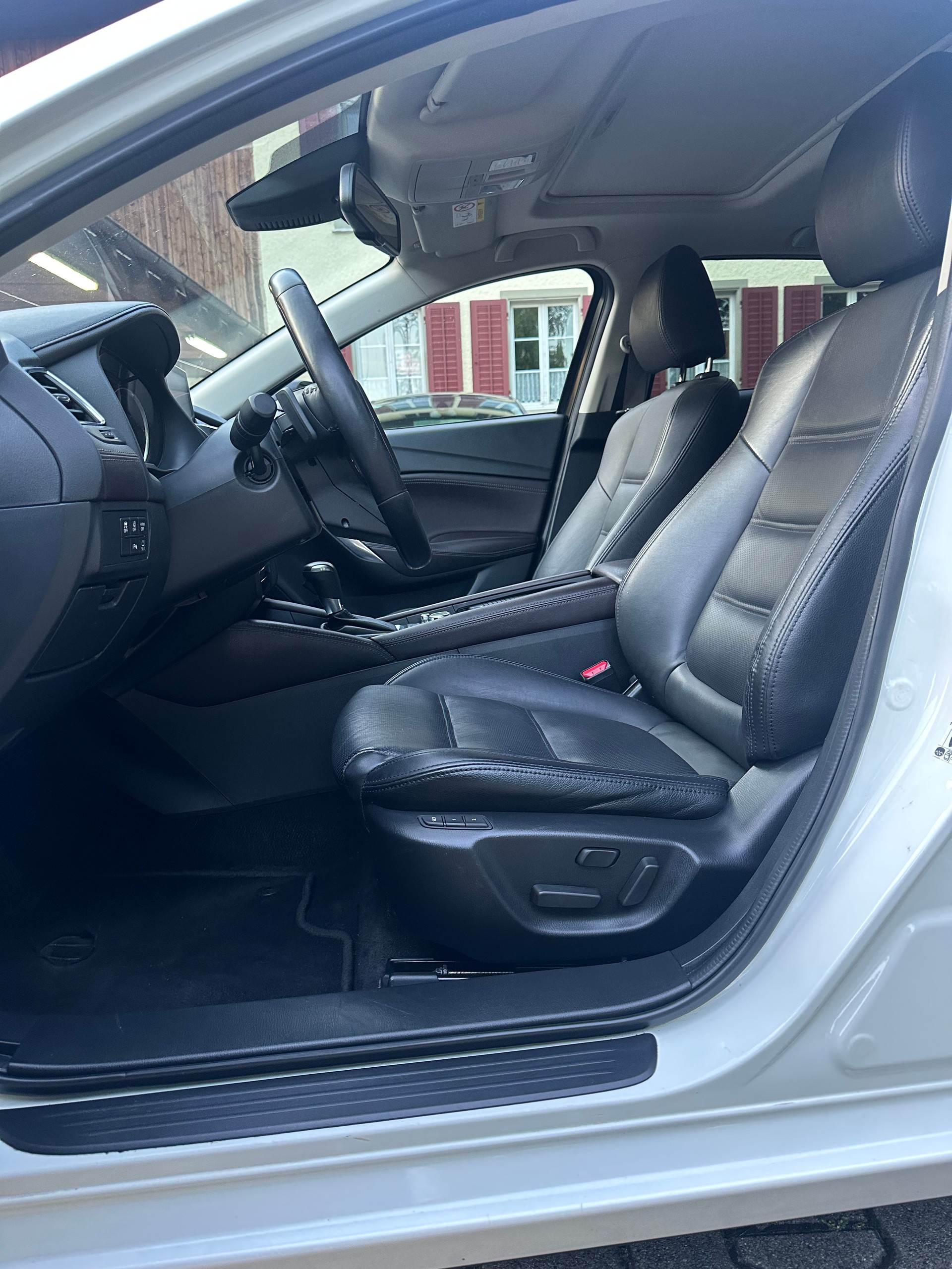 MAZDA 6 Sportwagon SKYACTIV-D 175 Revolution Automat AWD-image-5
