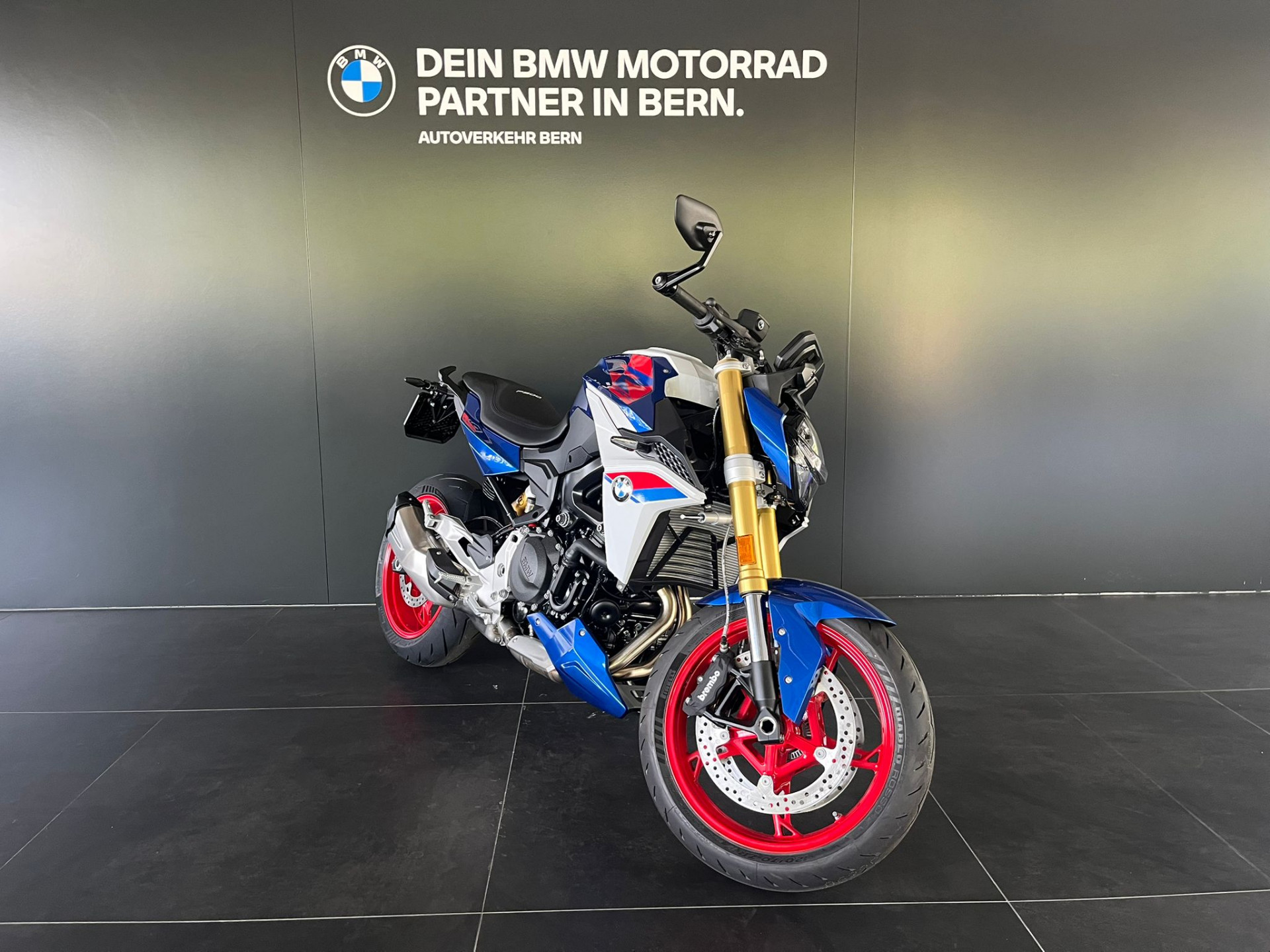 BMW F 900 R-image-1