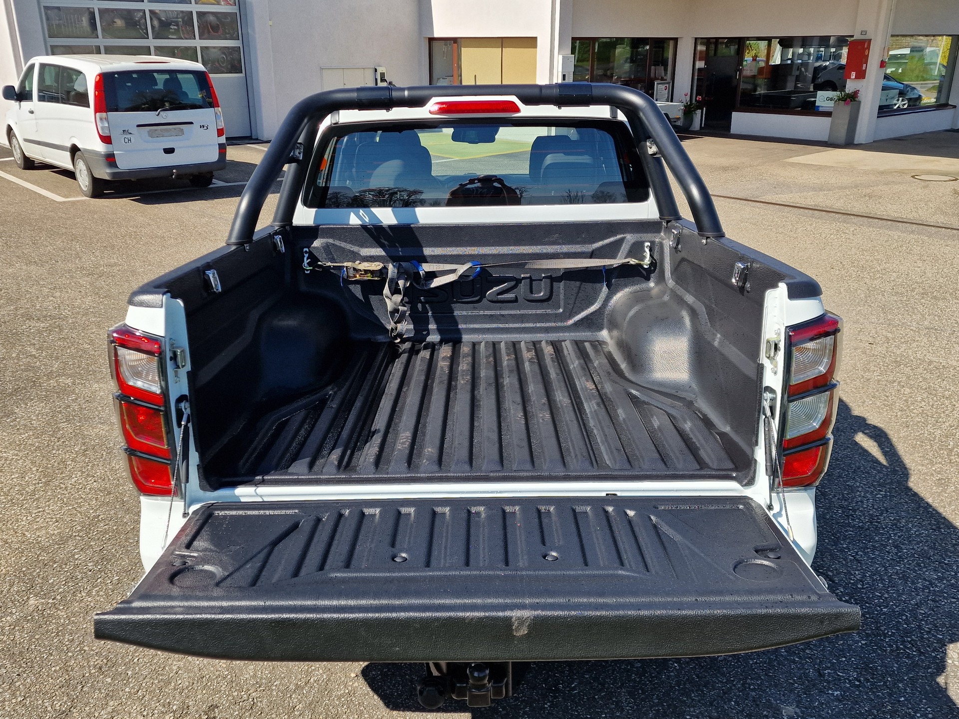 ISUZU D-MAX 1.9 CrewCab N60 Nitro Sport 4x4-image-11