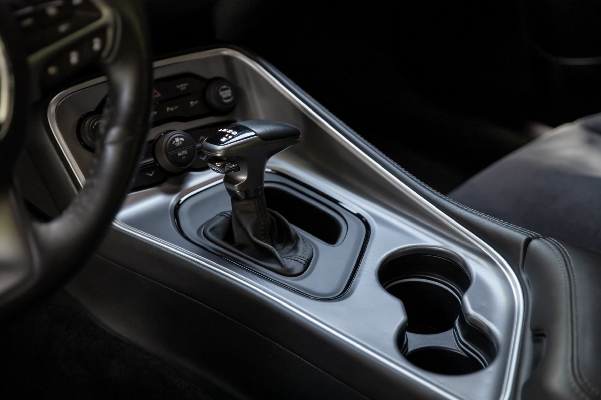 DODGE 6.4 V8 HEMI SRT / ScatPack-image-9