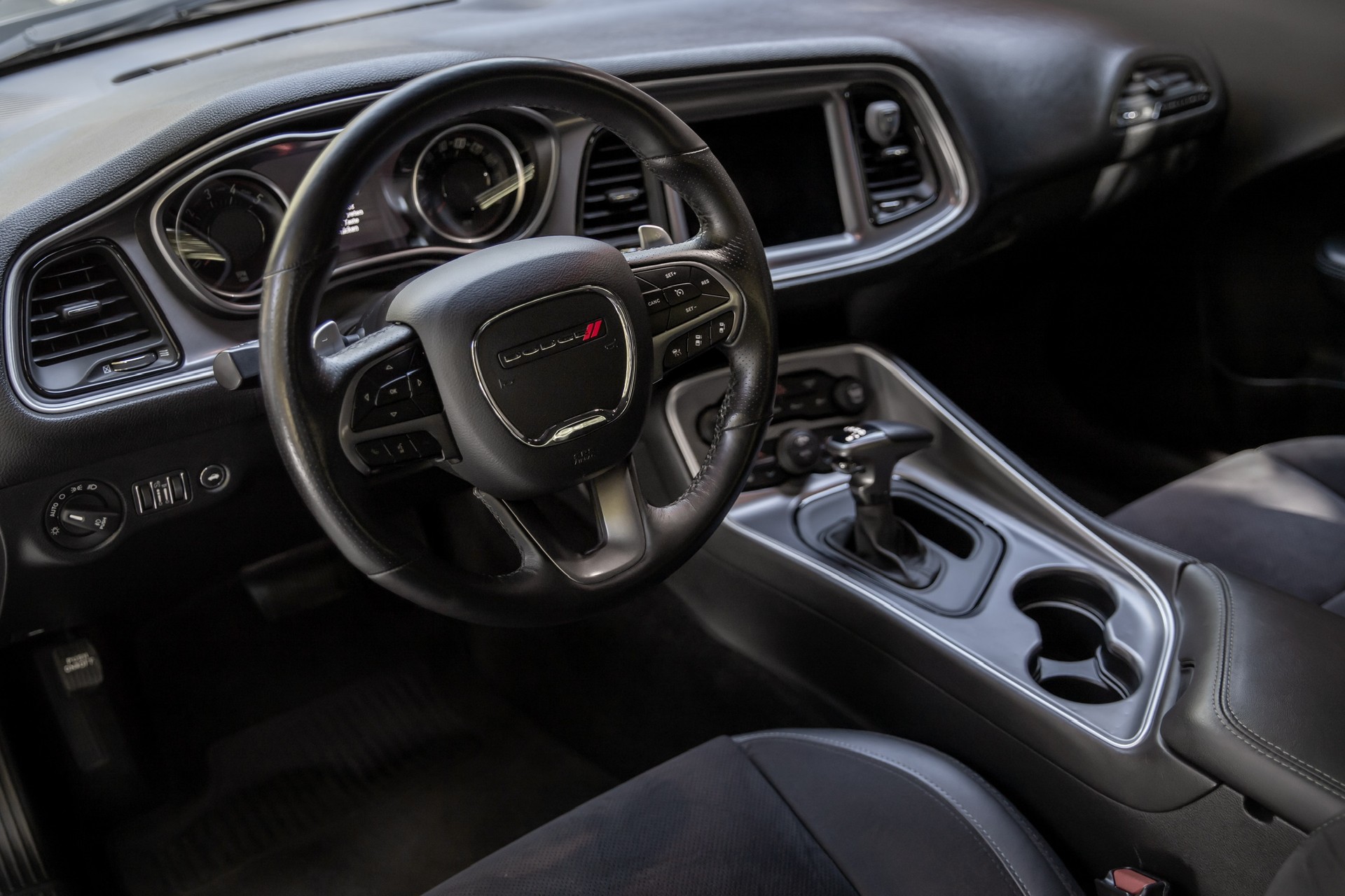 DODGE 6.4 V8 HEMI SRT / ScatPack-image-8