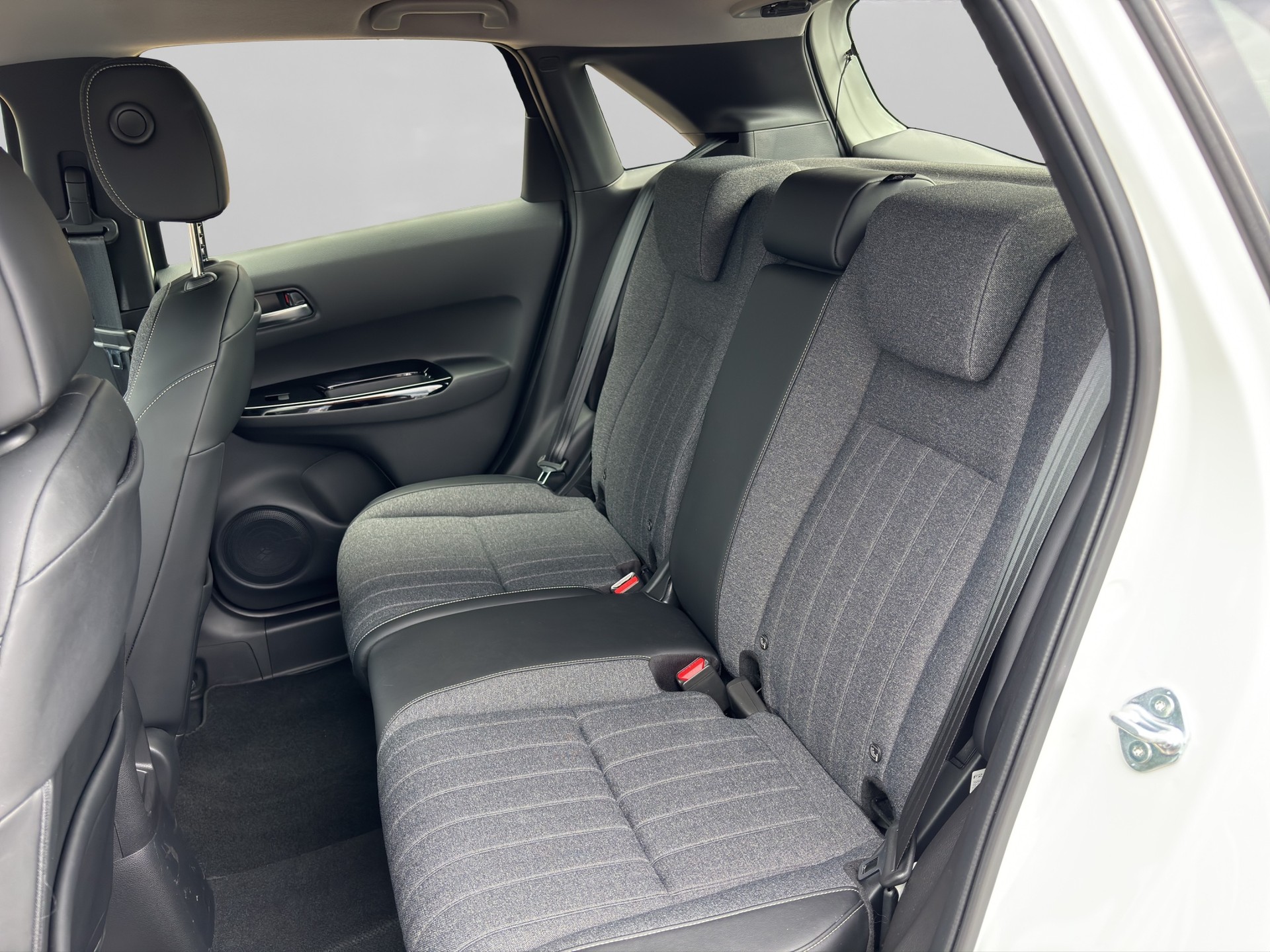 HONDA Jazz 1.5i-MMD Elegance E-CVT-image-5