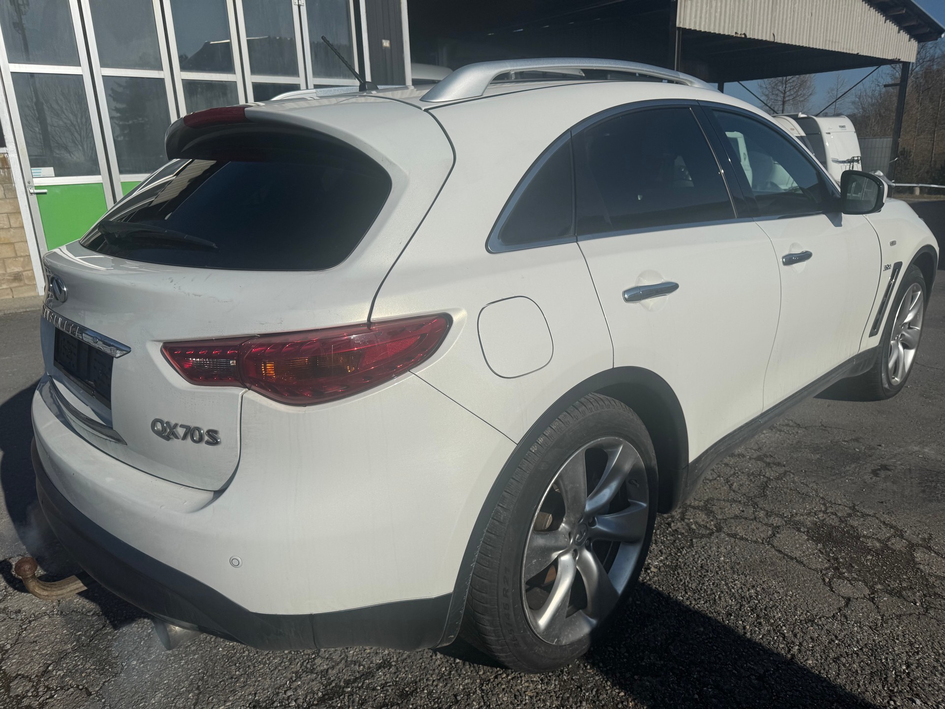 INFINITI QX70 3.0d S AWD Automatic-image-2