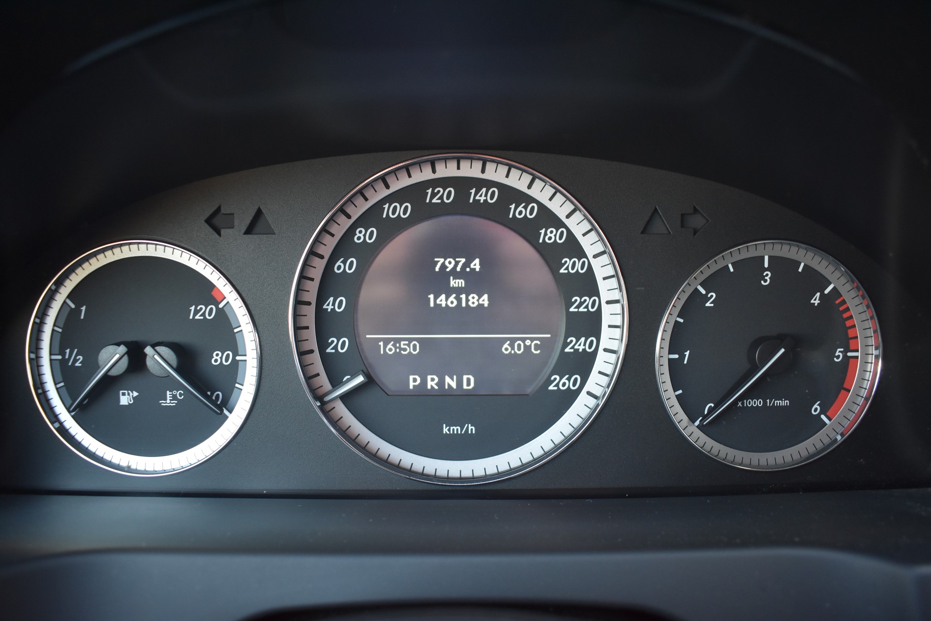 MERCEDES-BENZ C 220 CDI BlueEfficiency Automatic-image-13