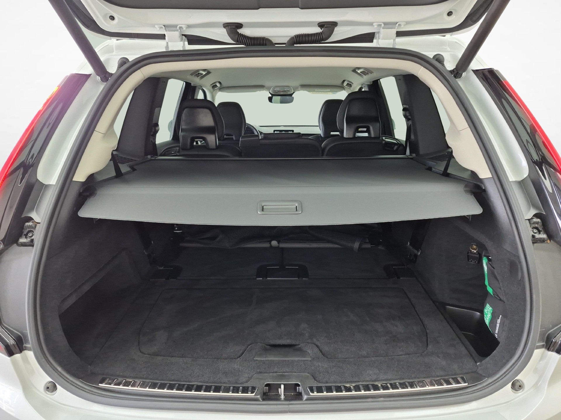 VOLVO XC90 2.0 B5 MH Plus Bright AWD / Jetzt mit attraktivem 1.9% Leasing!-image-11