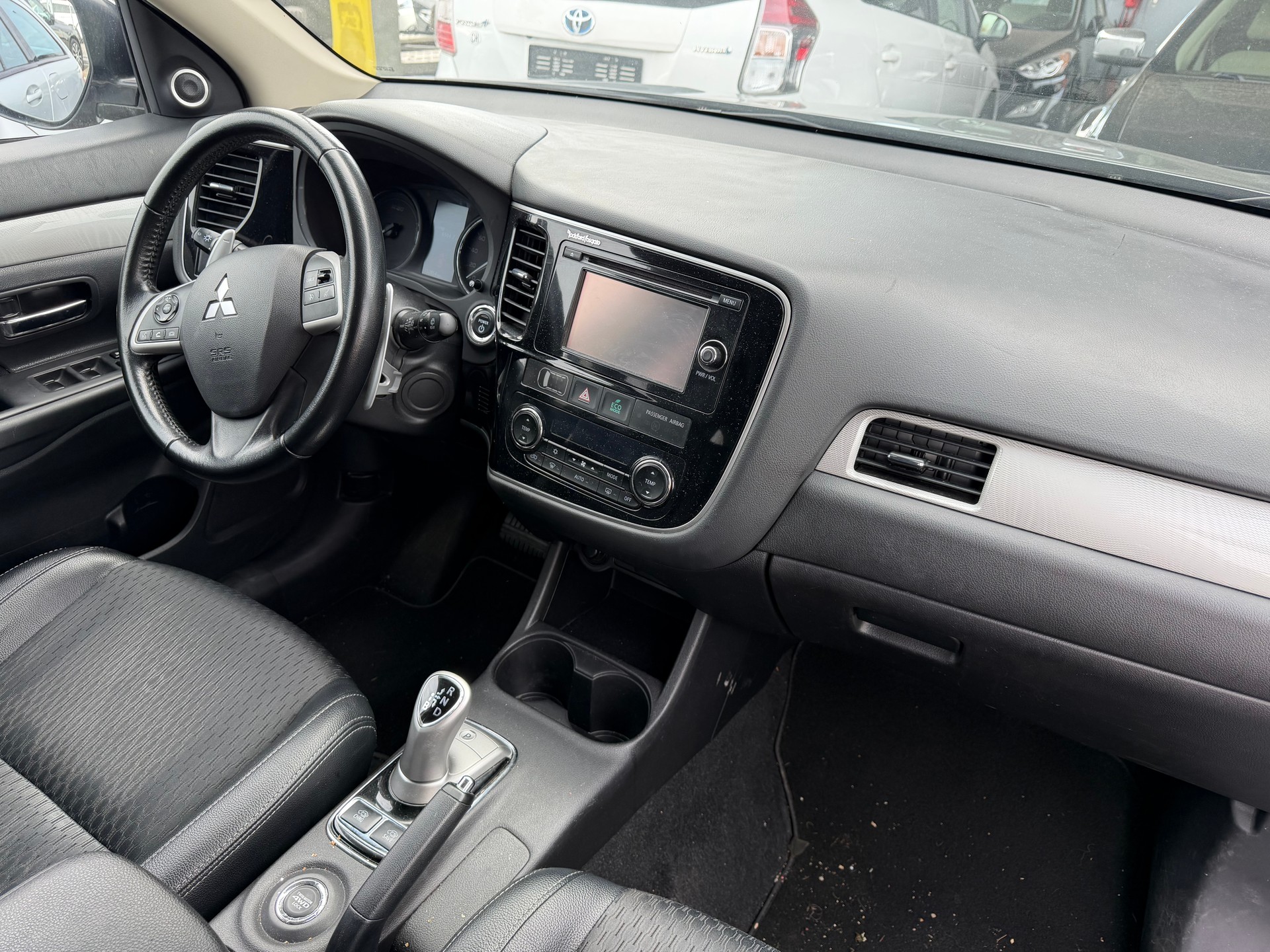 MITSUBISHI Outlander 2.0 PHEV Intense-image-5