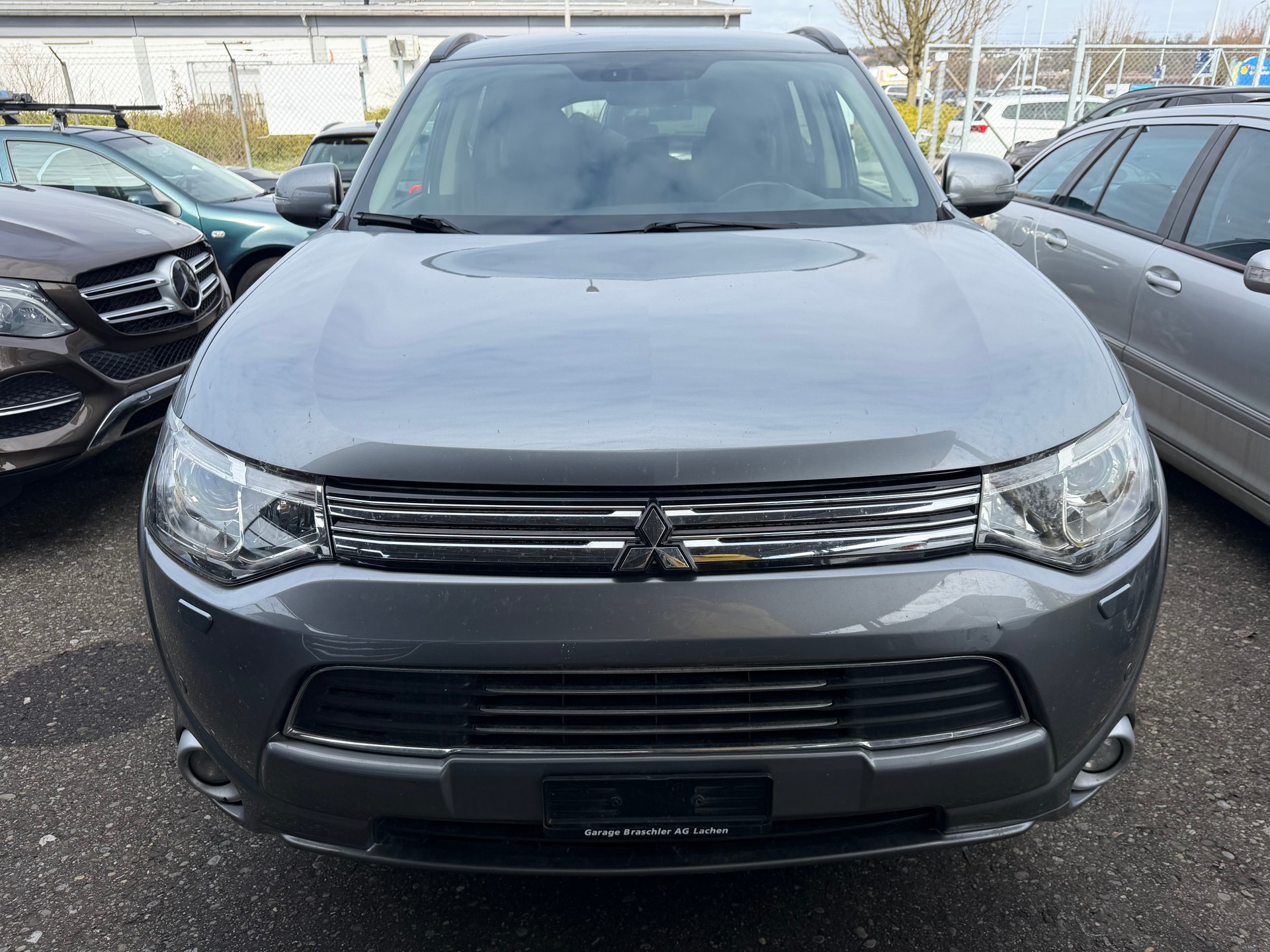 MITSUBISHI Outlander 2.0 PHEV Intense-image-2