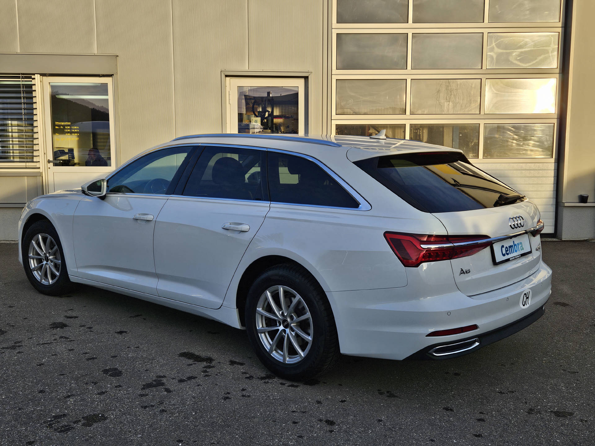 AUDI A6 Avant 2.0 40 TDI S-Tronic-image-9