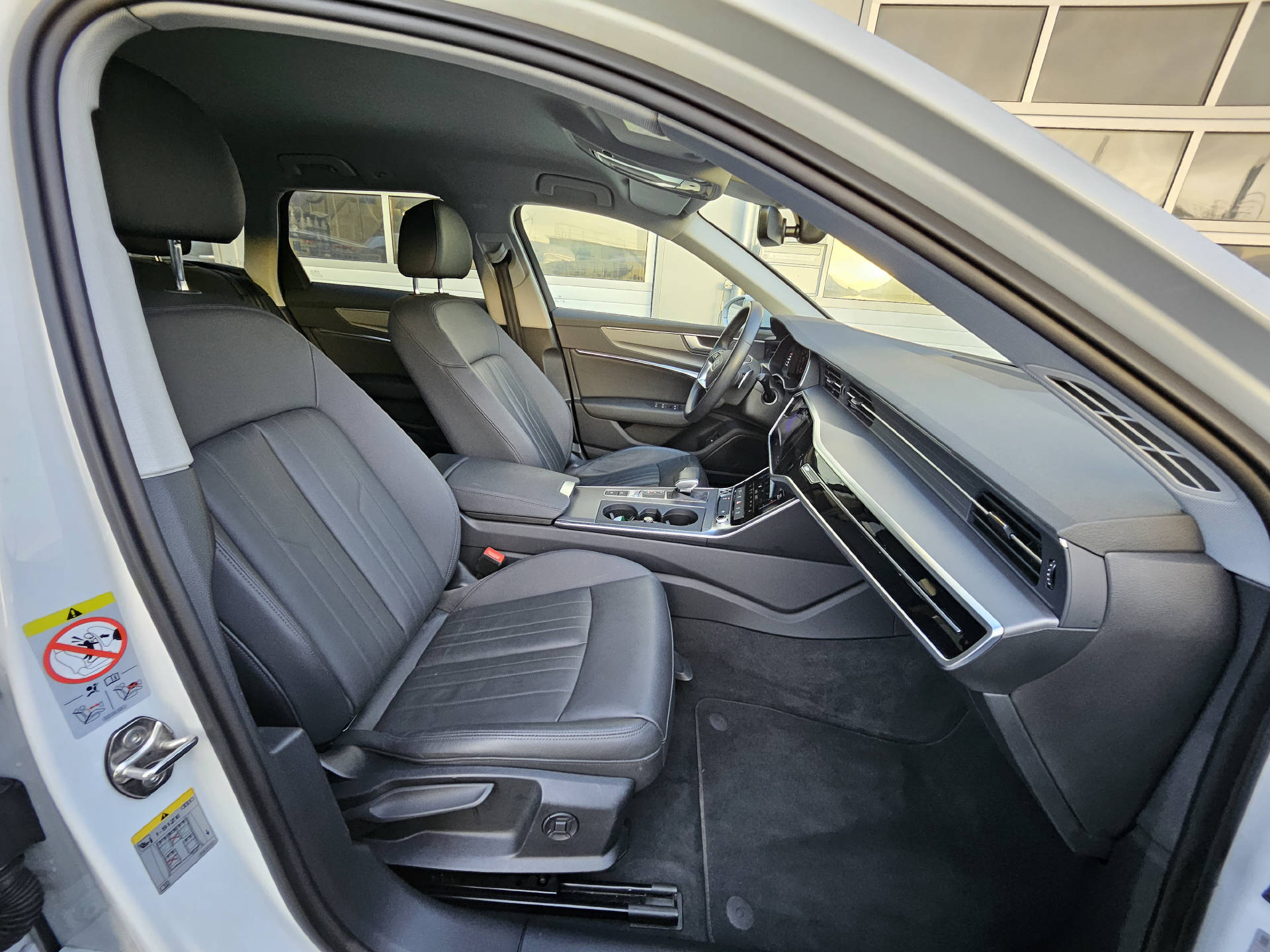 AUDI A6 Avant 2.0 40 TDI S-Tronic-image-16