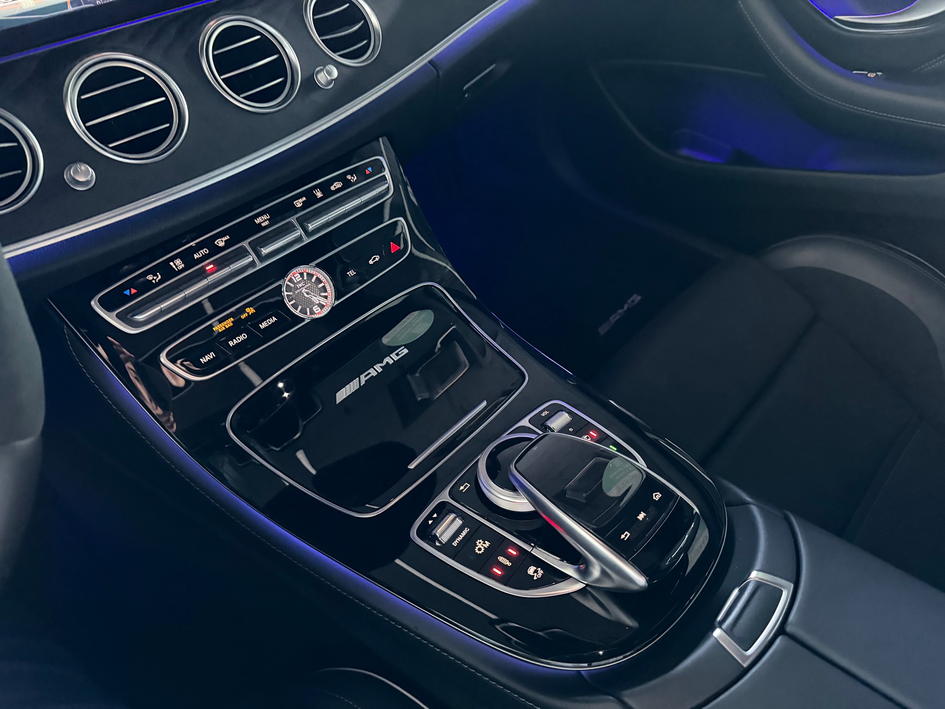 MERCEDES-BENZ E 63 AMG S 612PS 4X4 4 Matic 9G-Tronic-image-23