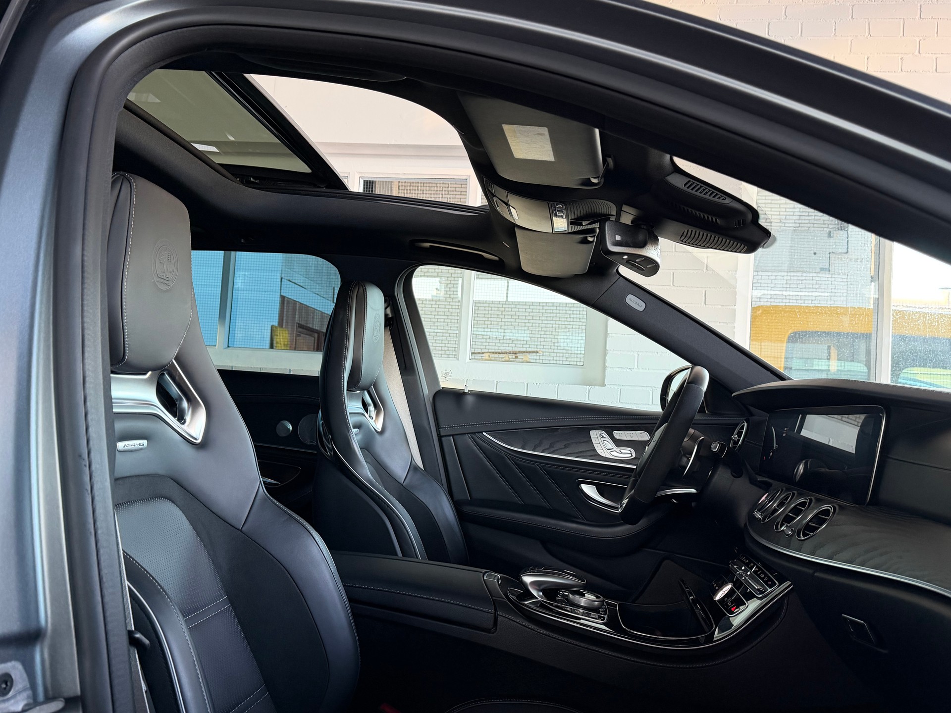 MERCEDES-BENZ E 63 AMG S 612PS 4X4 4 Matic 9G-Tronic-image-8