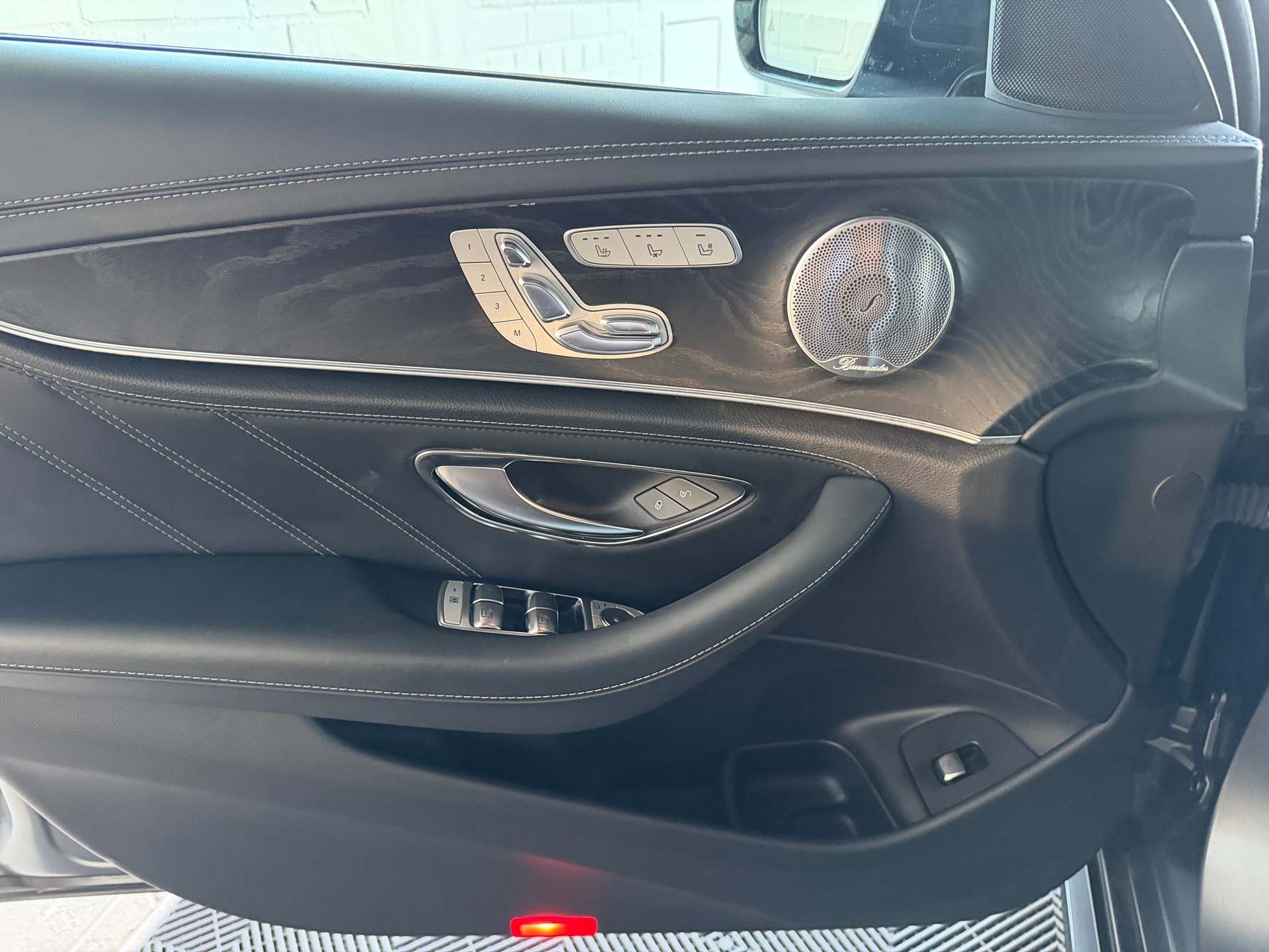 MERCEDES-BENZ E 63 AMG S 612PS 4X4 4 Matic 9G-Tronic-image-16