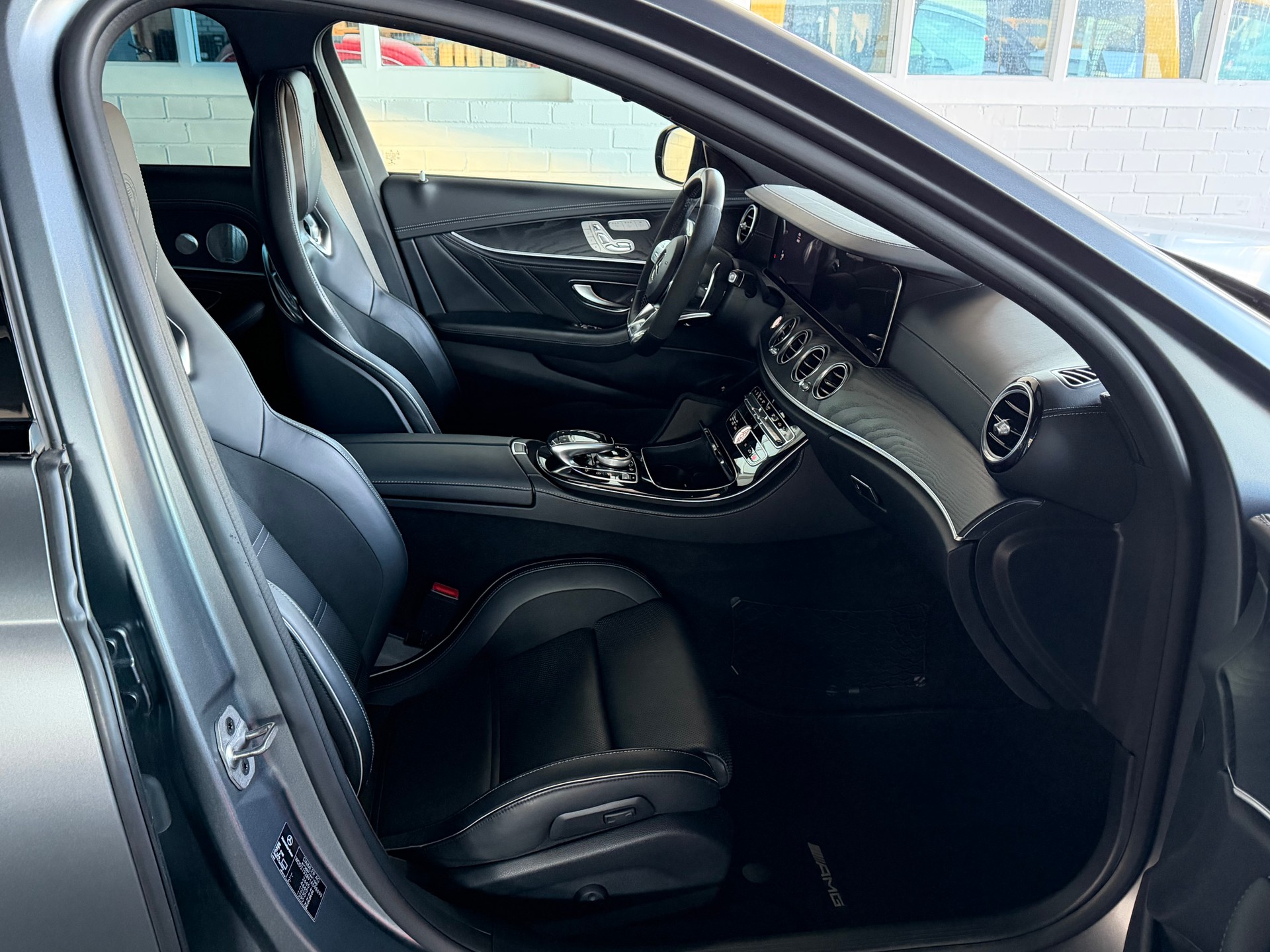 MERCEDES-BENZ E 63 AMG S 612PS 4X4 4 Matic 9G-Tronic-image-7