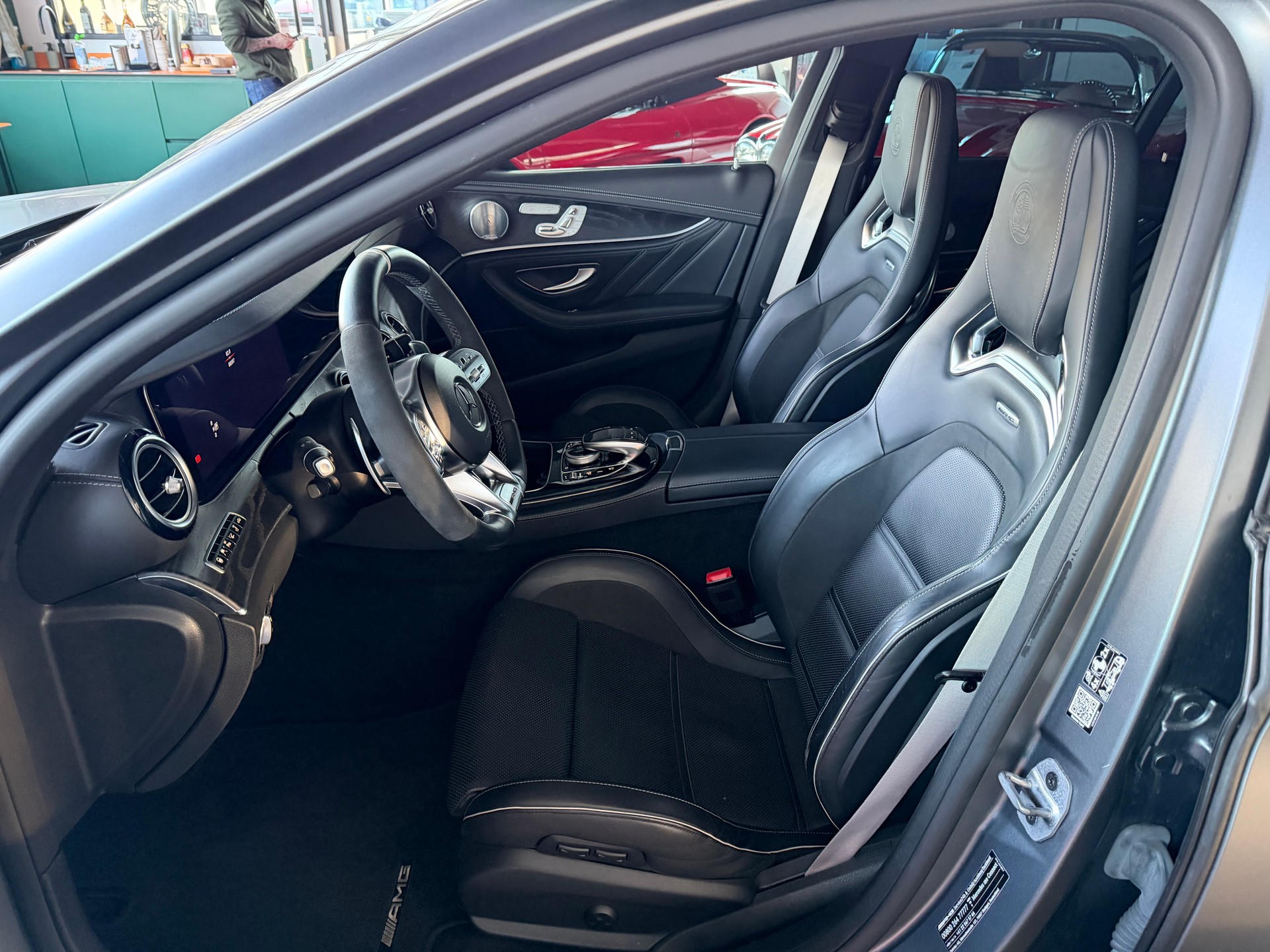 MERCEDES-BENZ E 63 AMG S 612PS 4X4 4 Matic 9G-Tronic-image-13