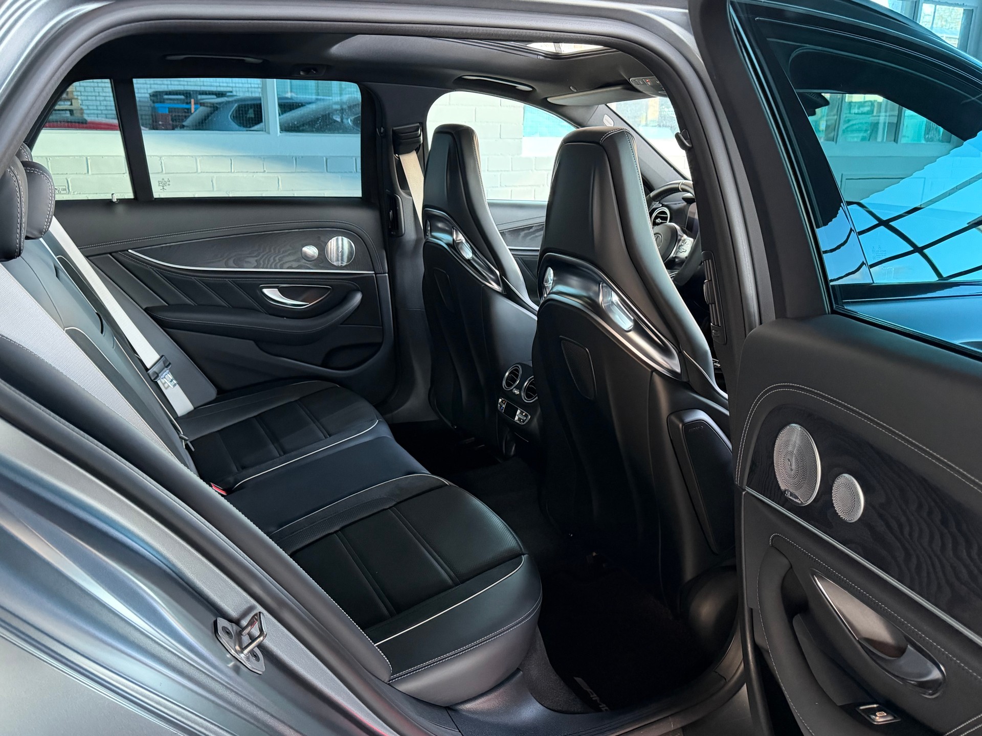 MERCEDES-BENZ E 63 AMG S 612PS 4X4 4 Matic 9G-Tronic-image-9