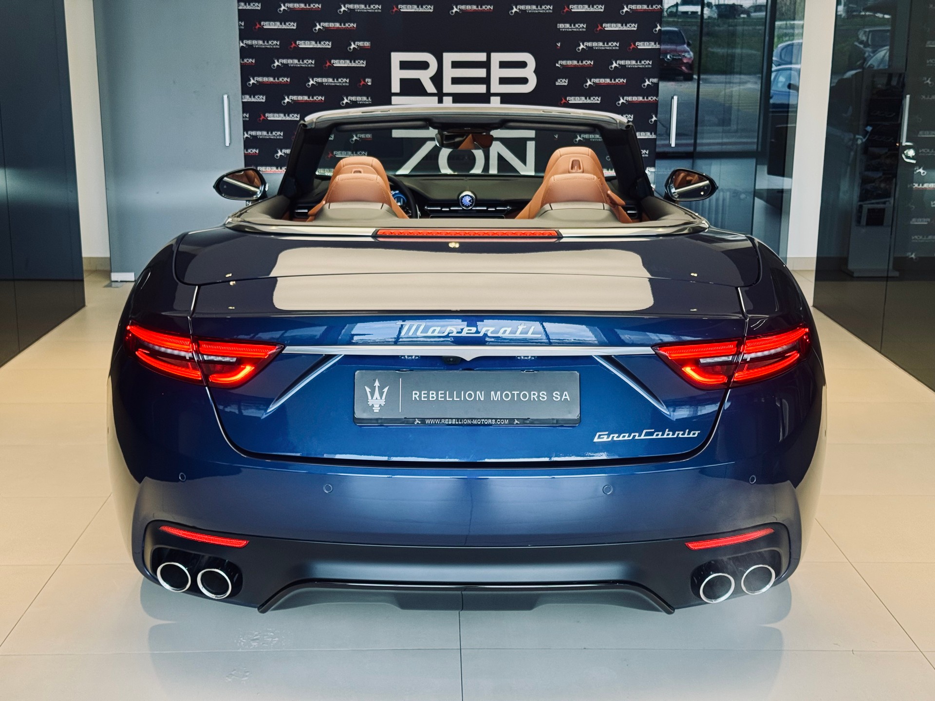 MASERATI GranCabrio Modena-image-5
