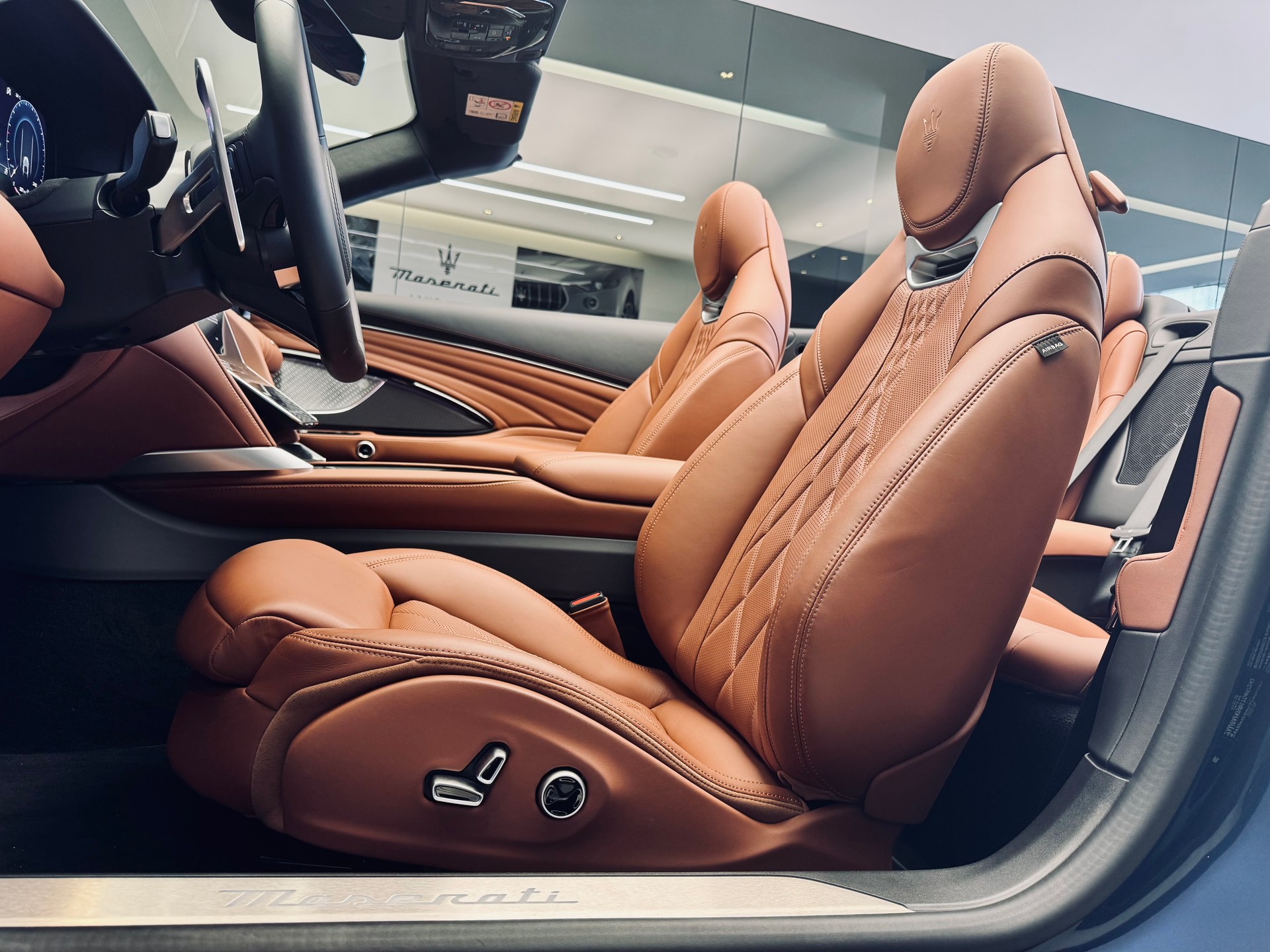 MASERATI GranCabrio Modena-image-11
