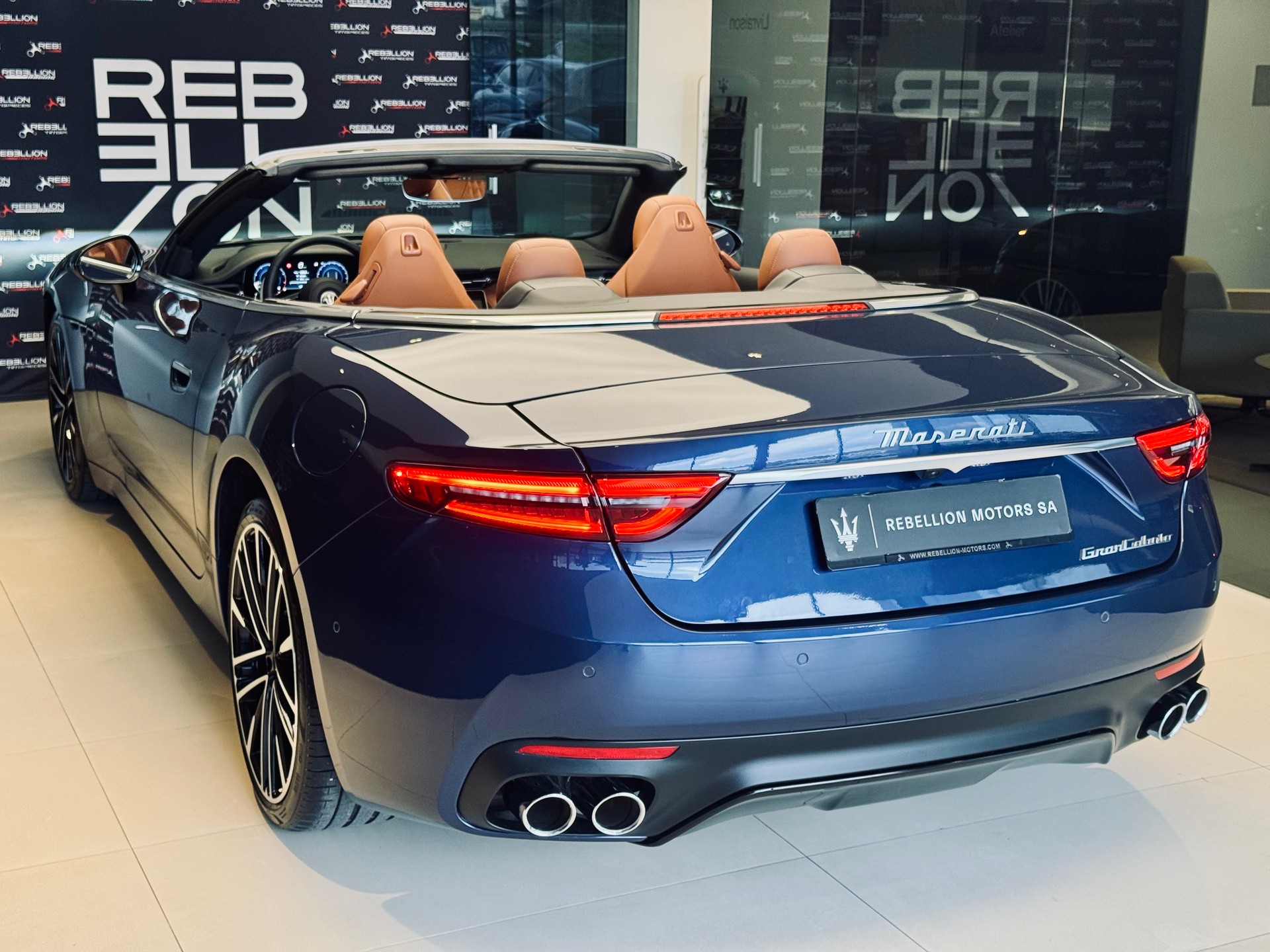 MASERATI GranCabrio Modena-image-6