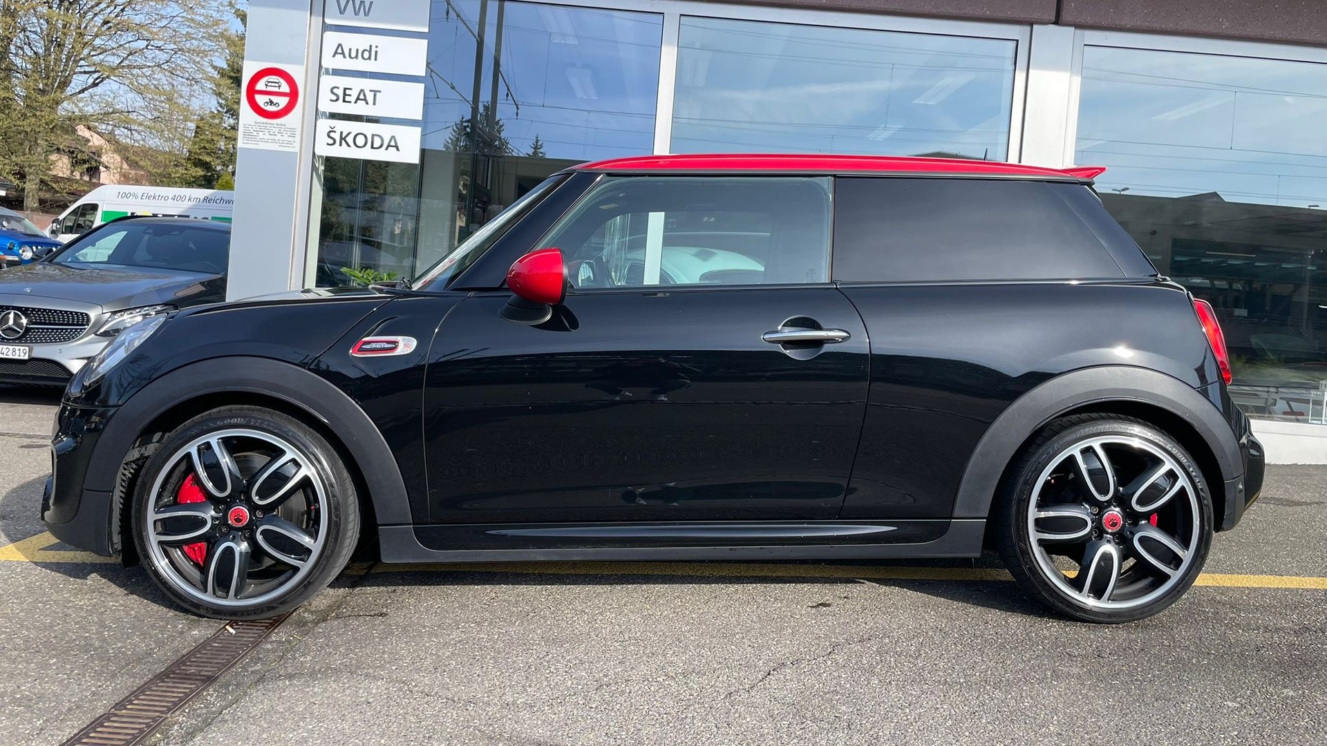 MINI Cooper John Cooper Works Steptronic All Black CH-Auto 75% Rabatt