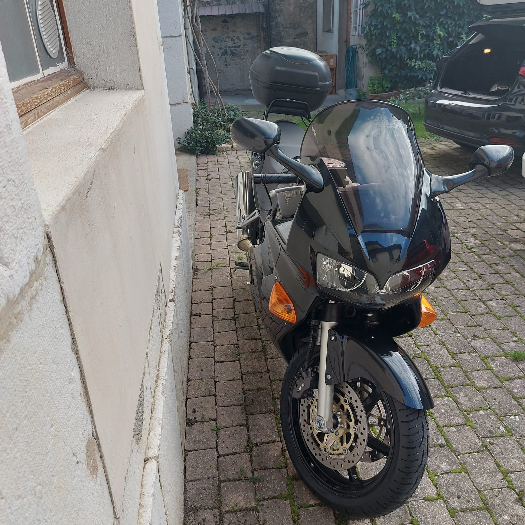 HONDA VFR 800 FI-image-2