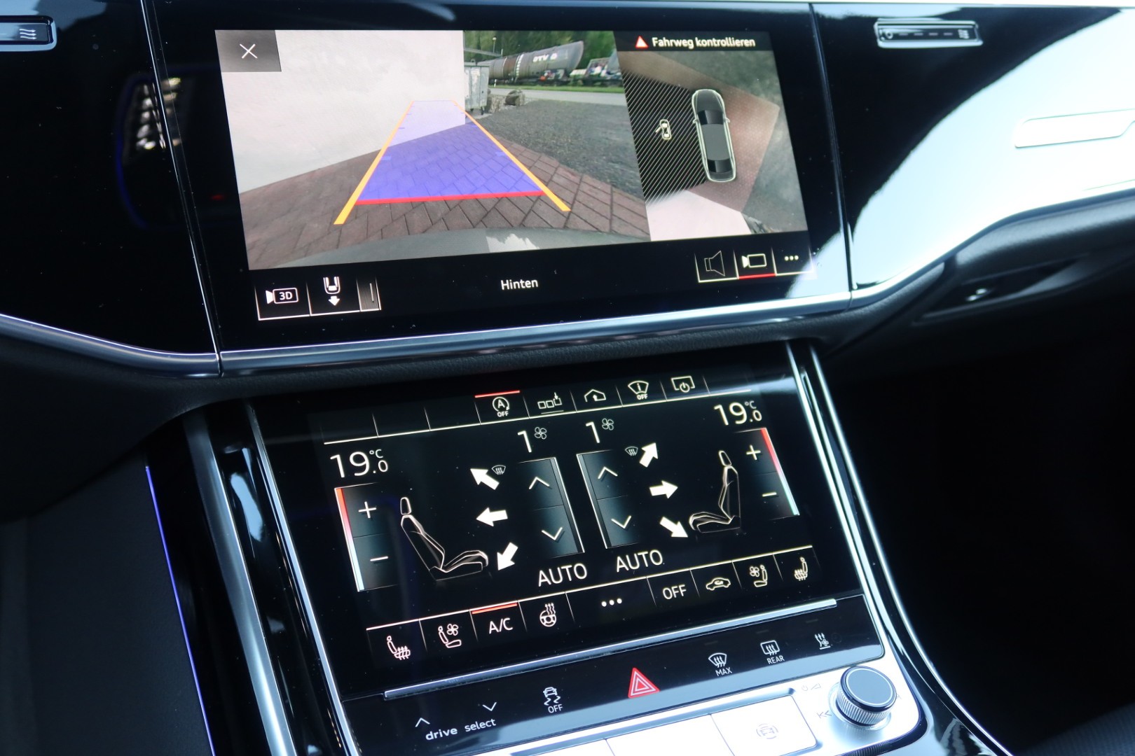 AUDI A8 55 L TFSI quattro tiptronic-image-18
