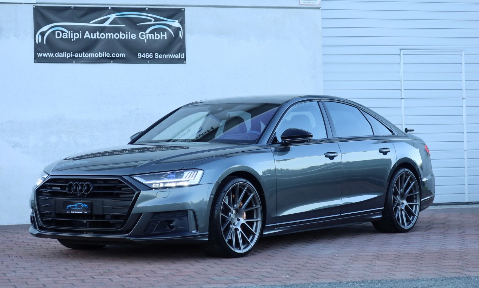 AUDI A8 55 L TFSI quattro tiptronic-image-4