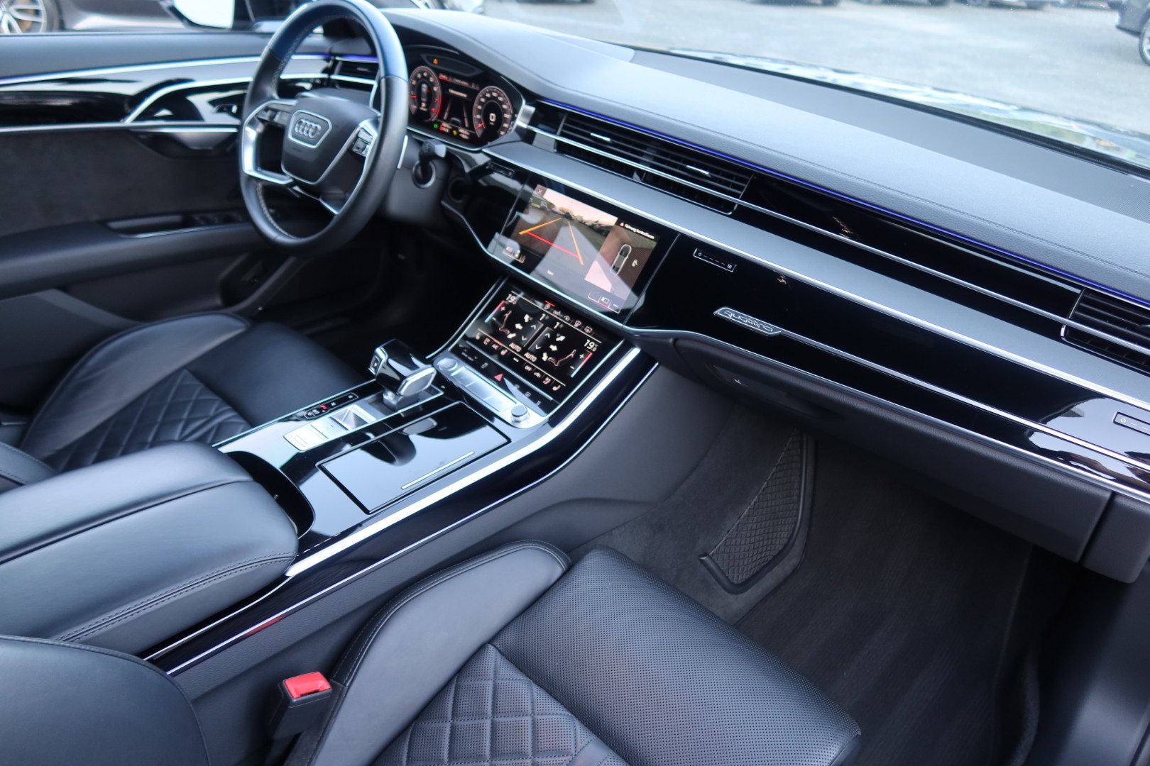 AUDI A8 55 L TFSI quattro tiptronic-image-13