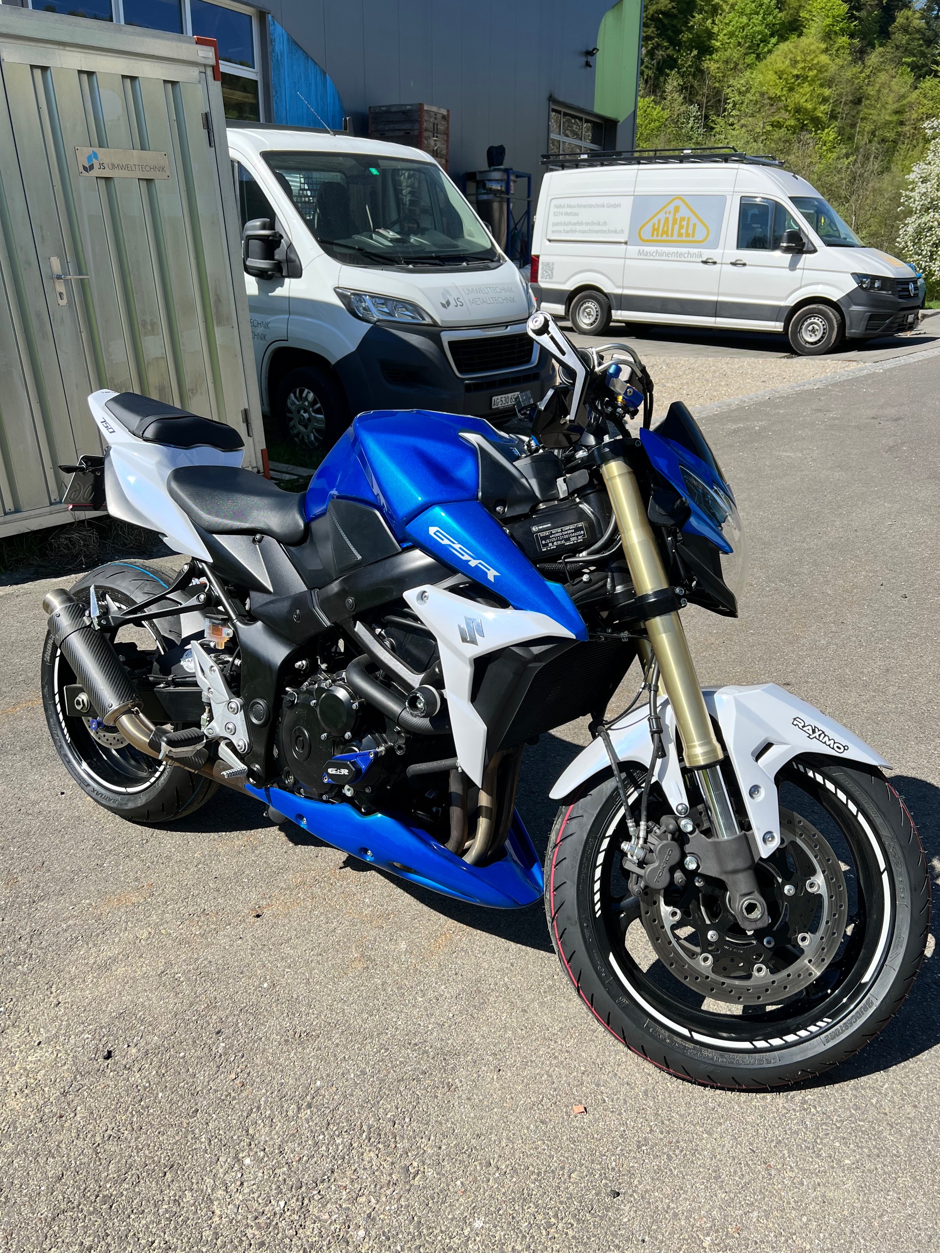 SUZUKI GSR 750 ABS-image-4