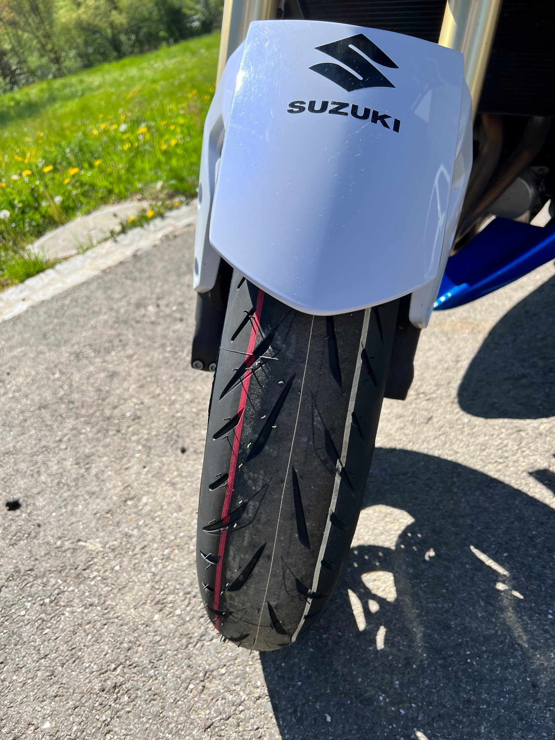 SUZUKI GSR 750 ABS-image-1