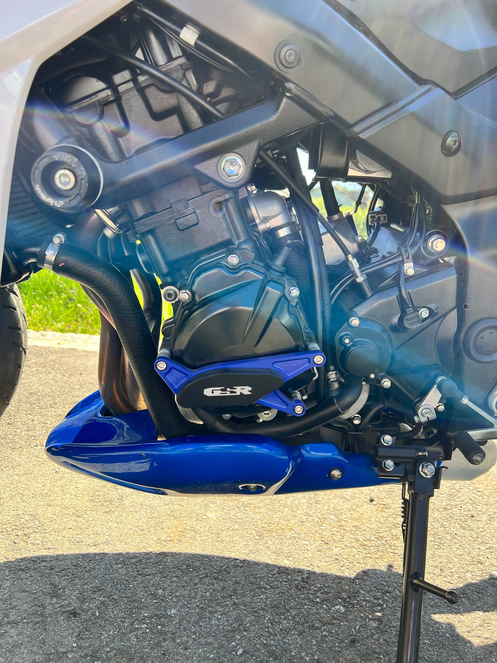 SUZUKI GSR 750 ABS-image-8