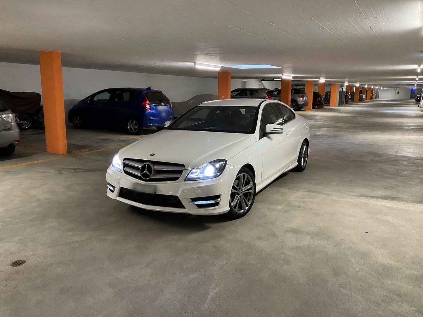 MERCEDES-BENZ C 180 Coupé 7G-Tronic-image-3