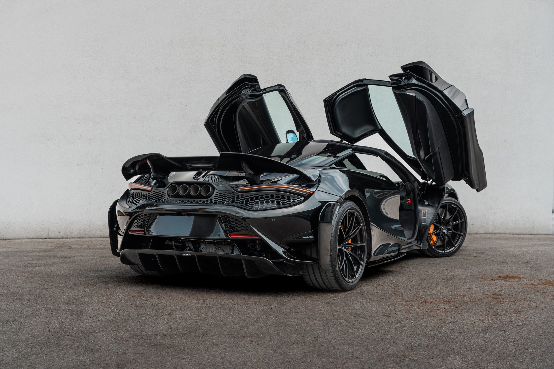 McLAREN 765 LT Coupé-image-1