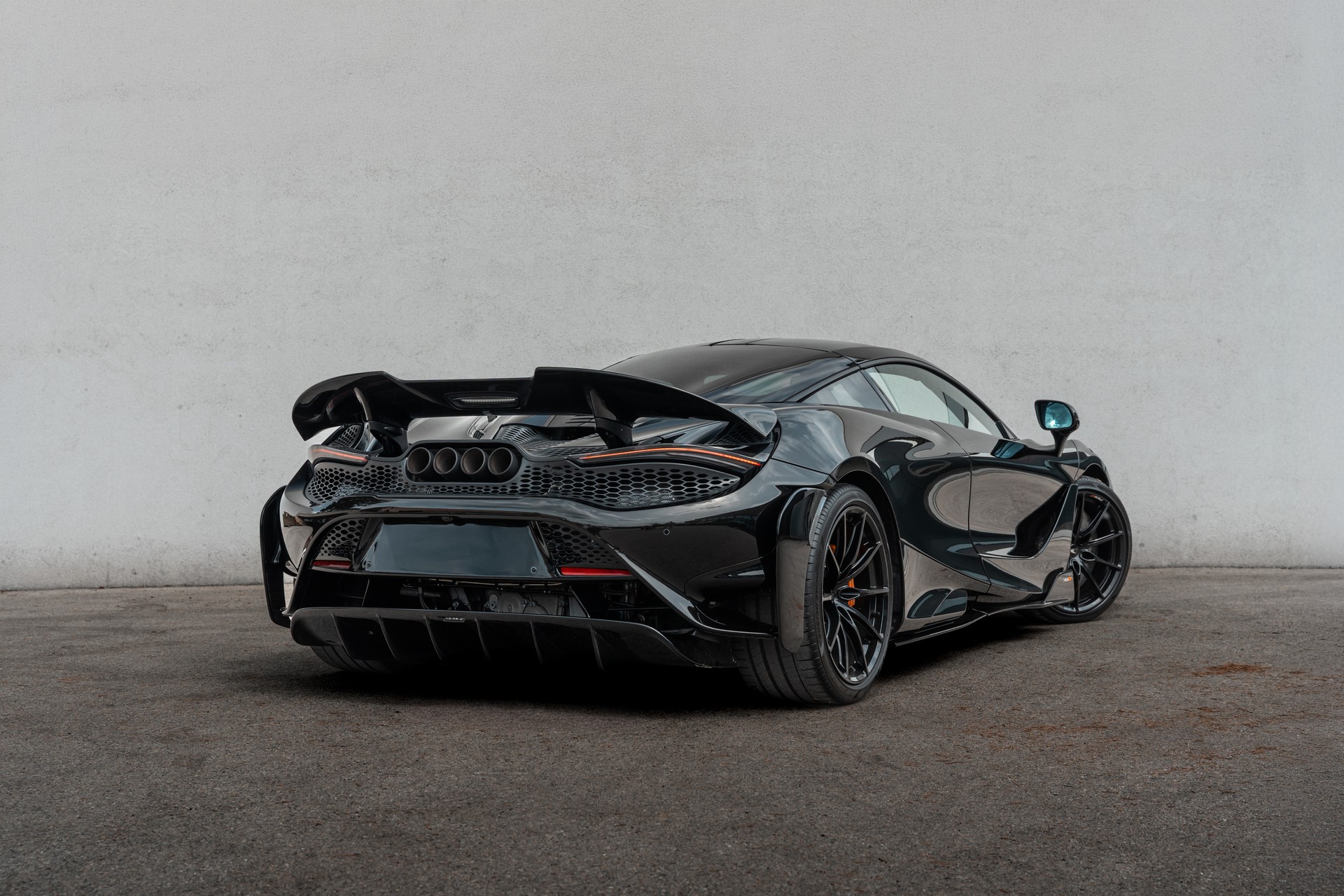 McLAREN 765 LT Coupé-image-4