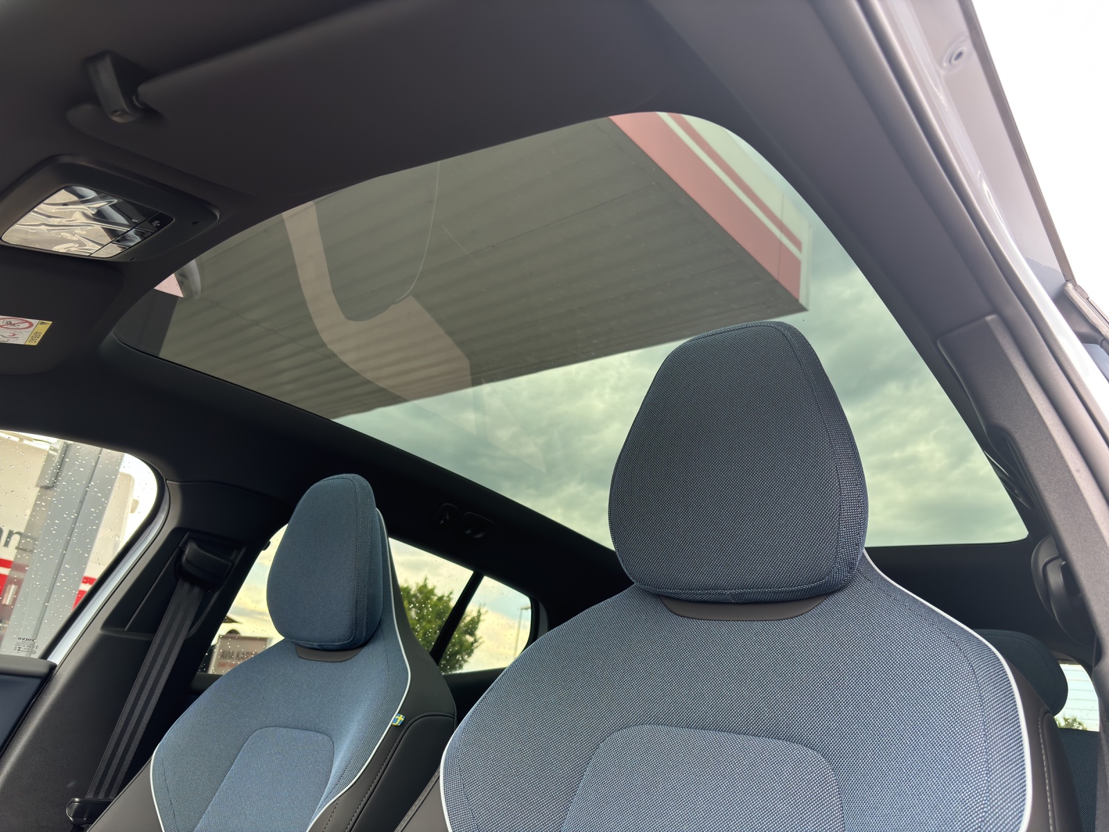 VOLVO EX30 E60 Twin Ultra Performance AWD-image-13